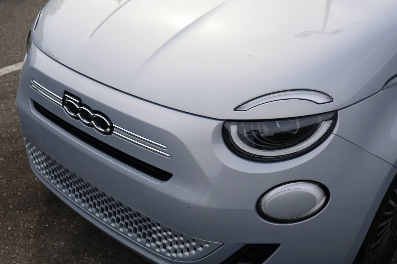 FIAT 500 Cabrio 1.0 Hybrid Dolcevita-image-8