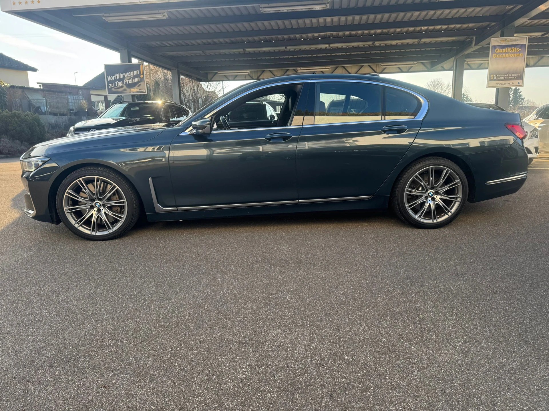 BMW 750i xDrive Steptronic-image-3