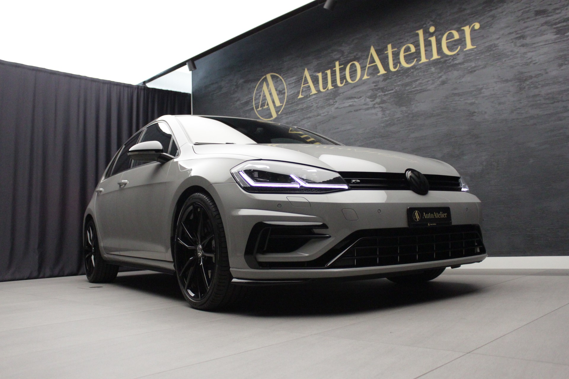 VW Golf 2.0 TSI R 4Motion DSG-image-4