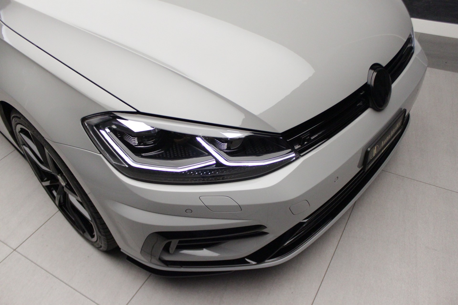 VW Golf 2.0 TSI R 4Motion DSG-image-5