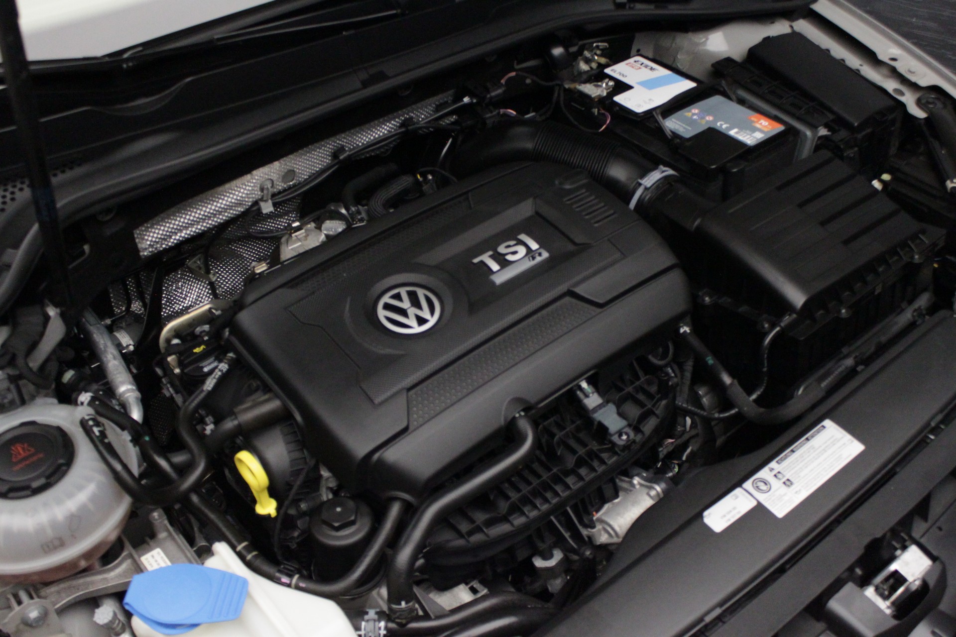 VW Golf 2.0 TSI R 4Motion DSG-image-21