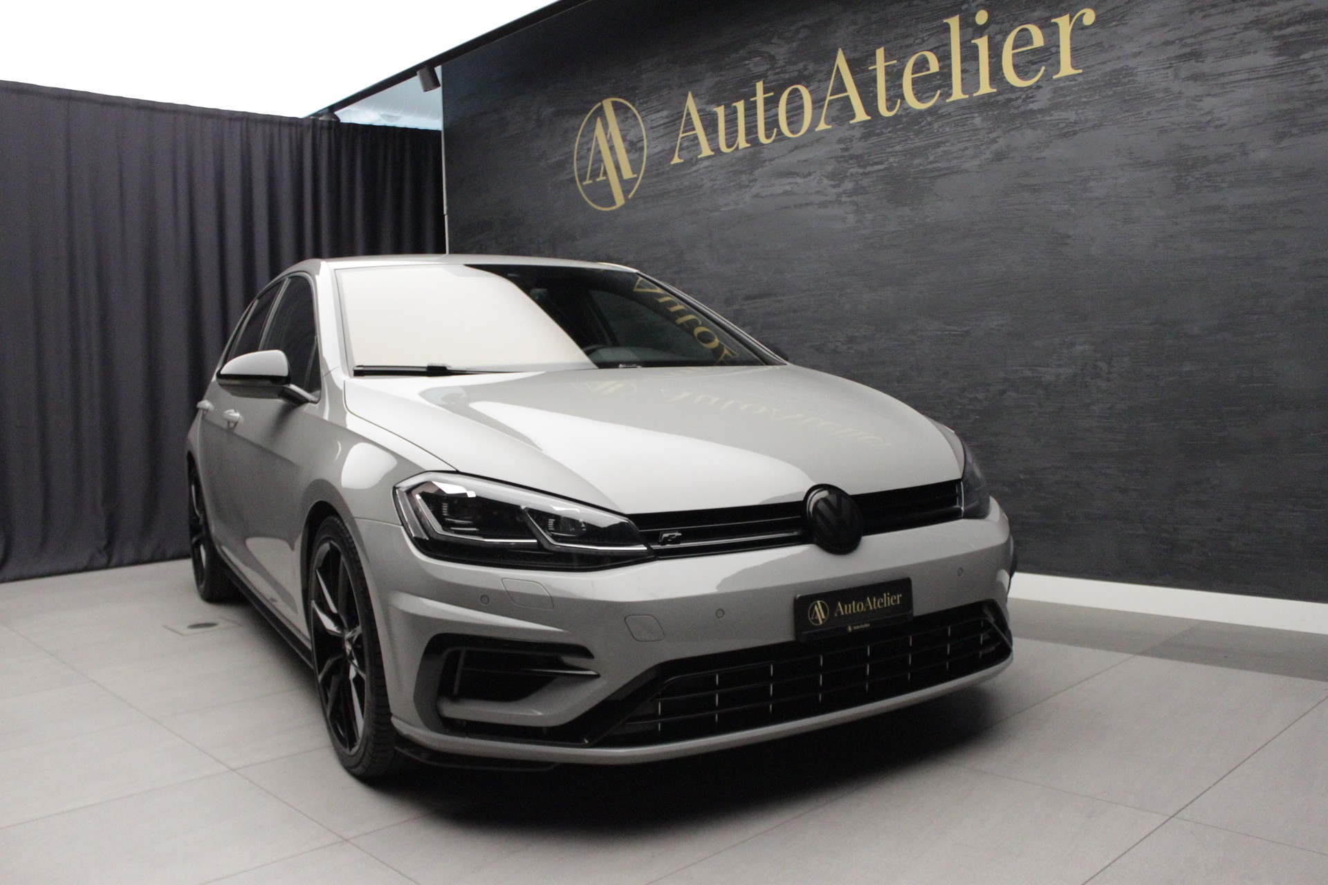VW Golf 2.0 TSI R 4Motion DSG-image-1