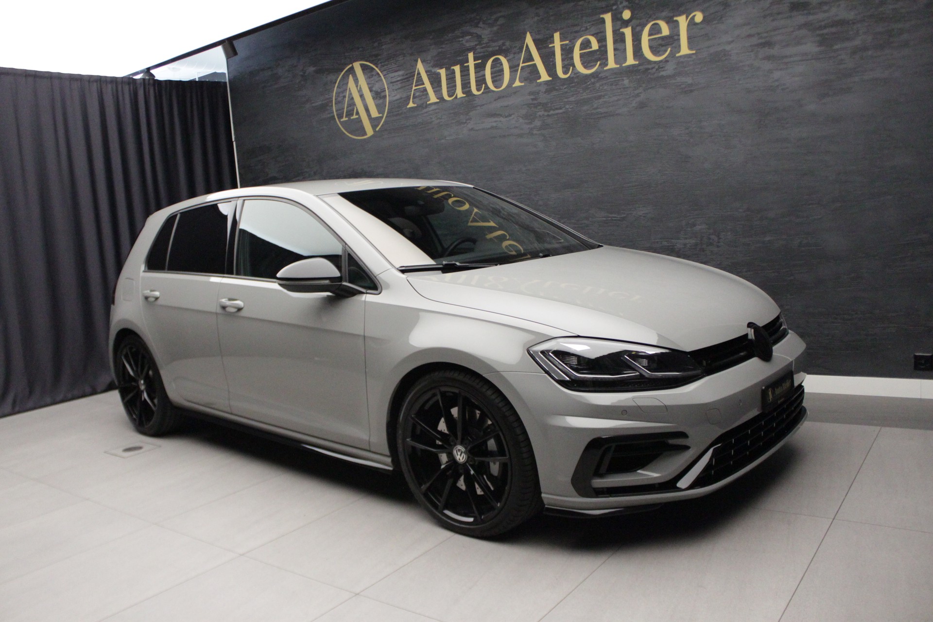 VW Golf 2.0 TSI R 4Motion DSG-image-2