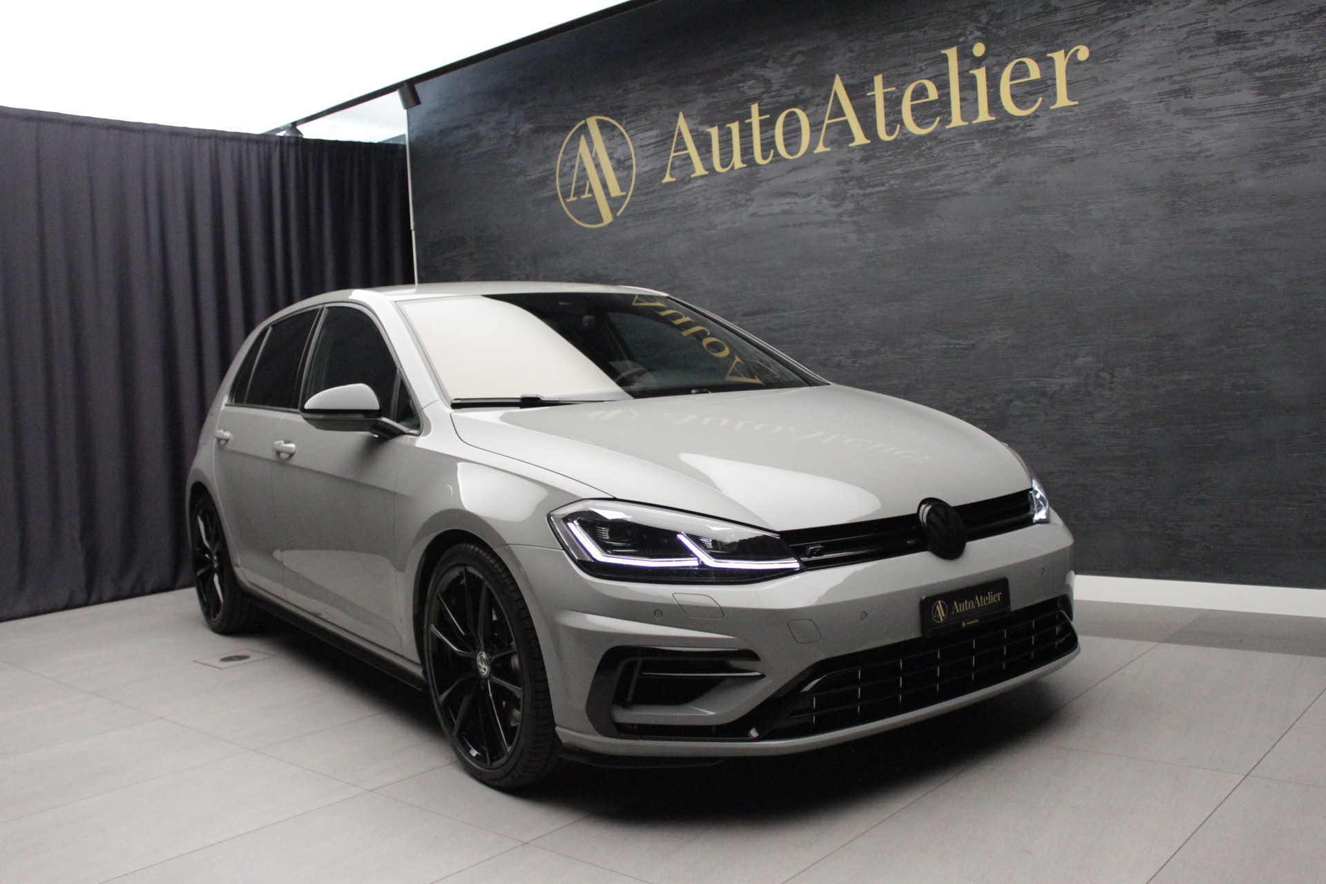VW Golf 2.0 TSI R 4Motion DSG-image-3