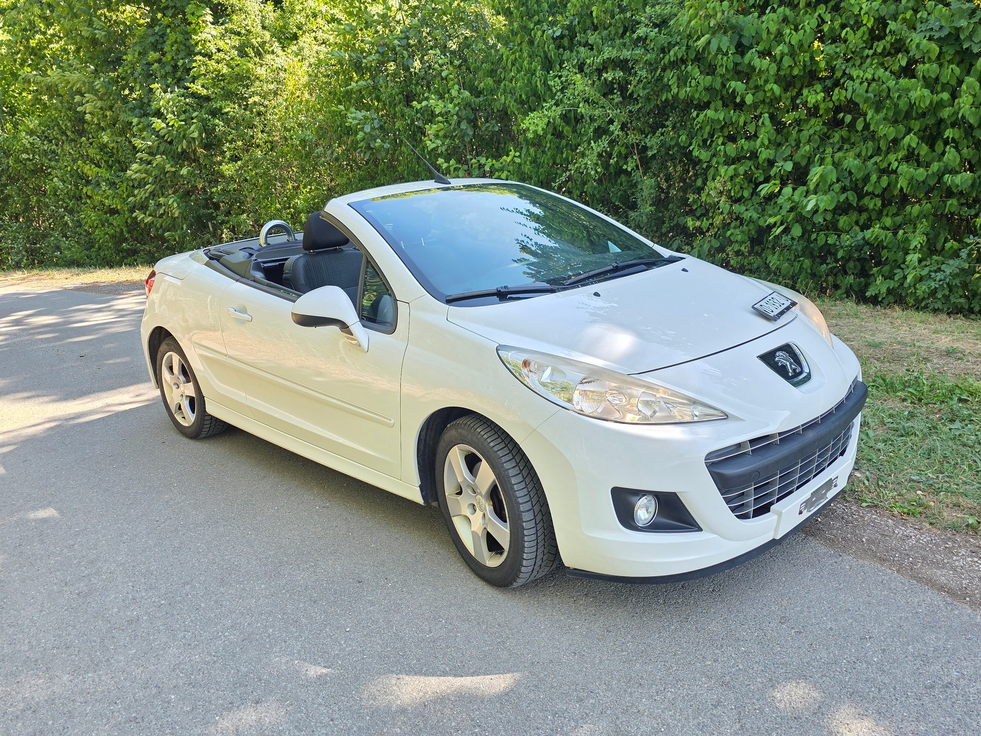 PEUGEOT 207 CC 1.6 16V Sport-image-2