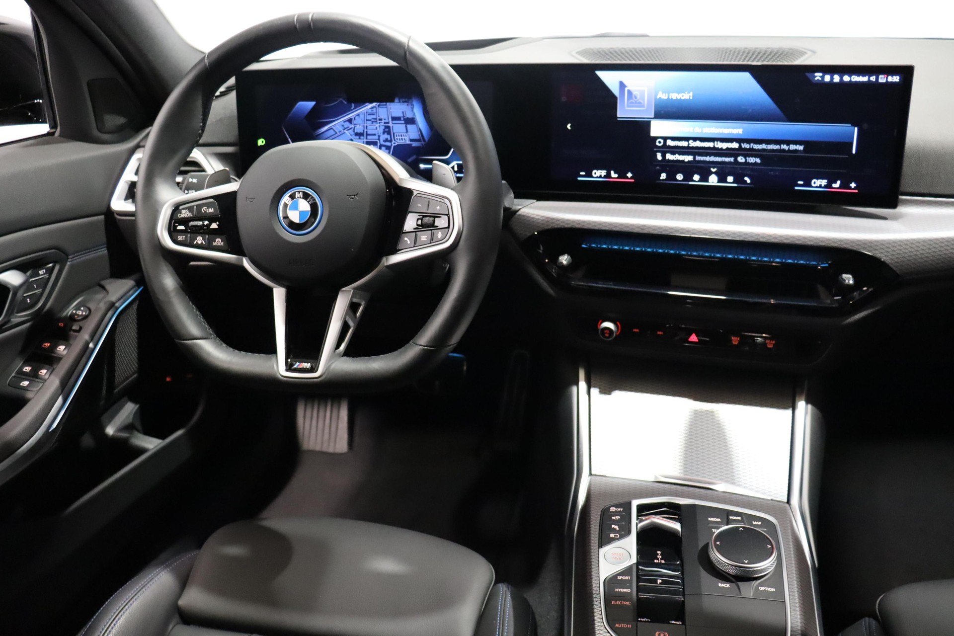 BMW 330e xDrive SAG Touring-image-9