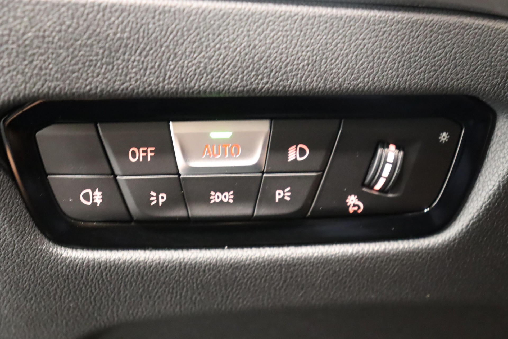 BMW 330e xDrive SAG Touring-image-20