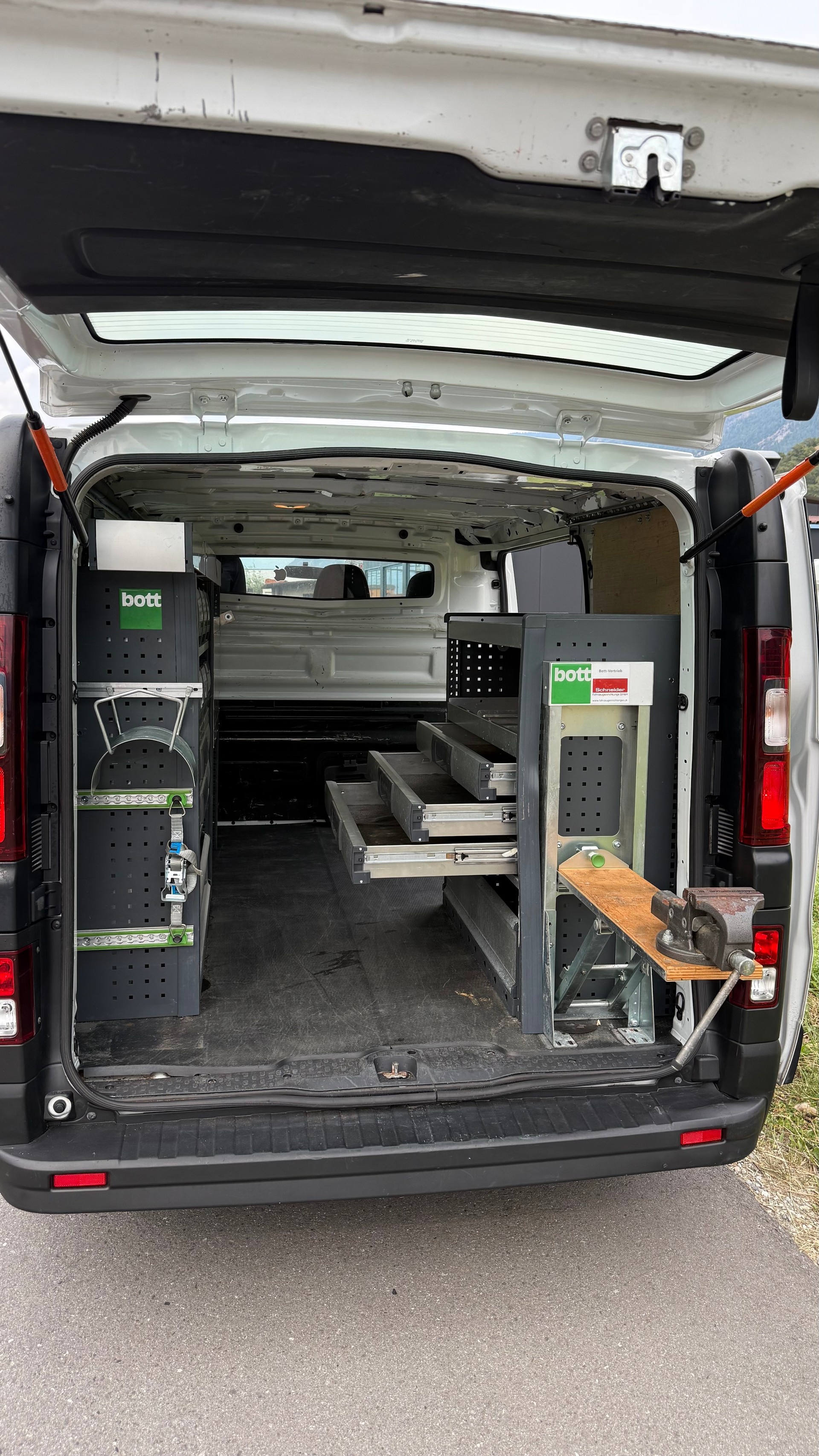 OPEL Vivaro 1.6 CDTI 2.9t L1H1-image-12