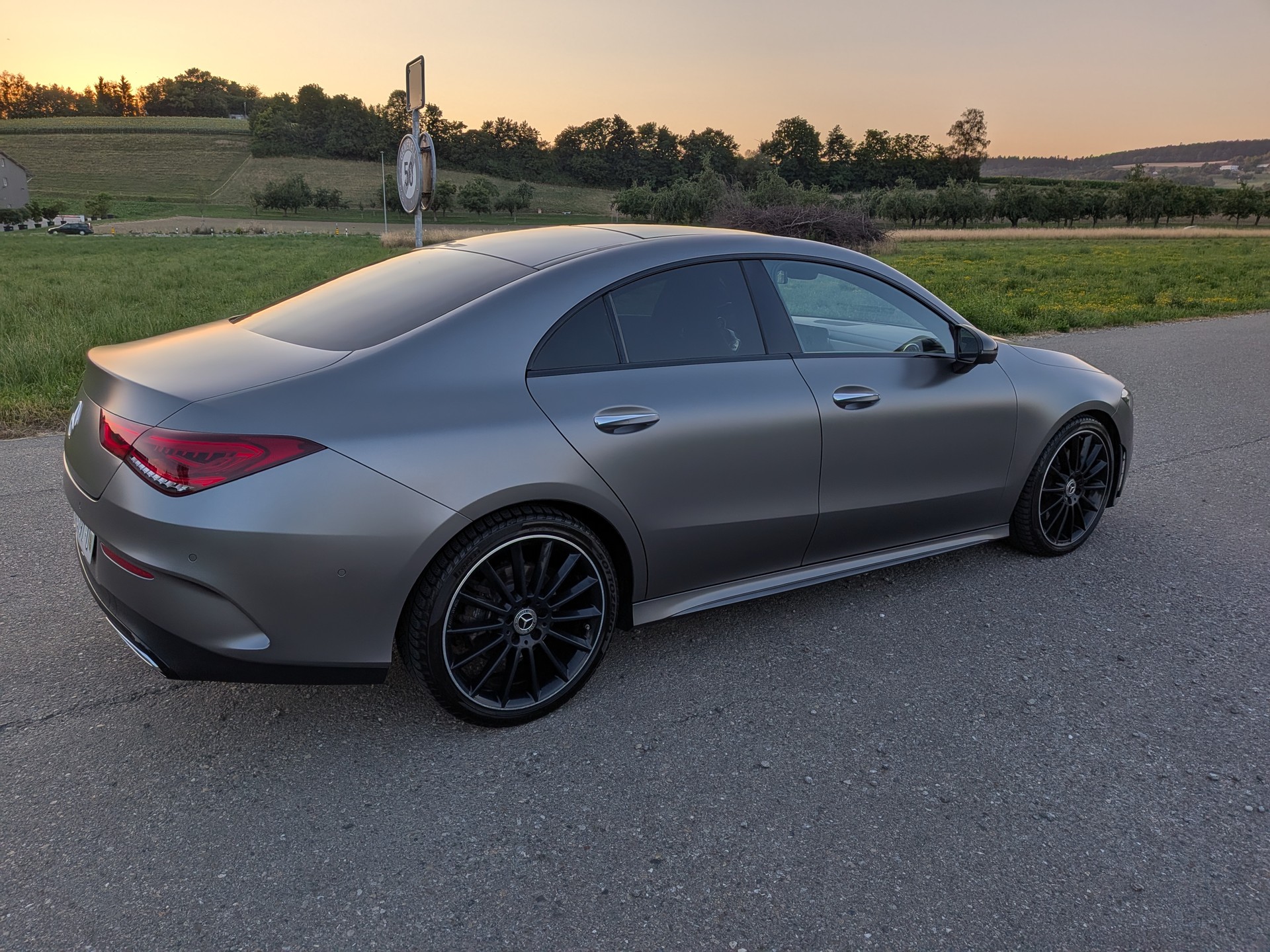 MERCEDES-BENZ CLA 200 AMG Line 7G-DCT-image-8