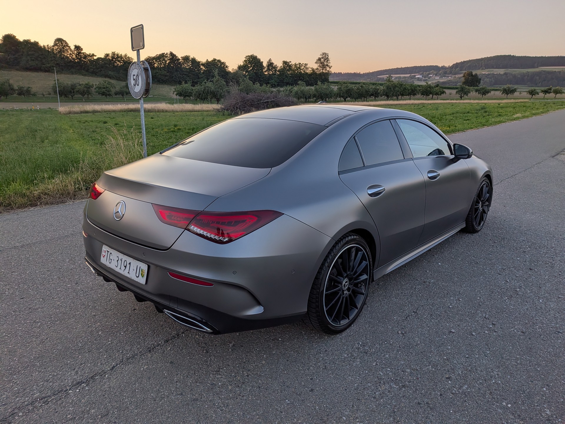 MERCEDES-BENZ CLA 200 AMG Line 7G-DCT-image-10