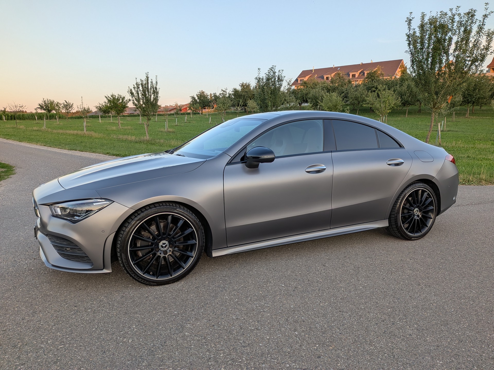 MERCEDES-BENZ CLA 200 AMG Line 7G-DCT-image-2