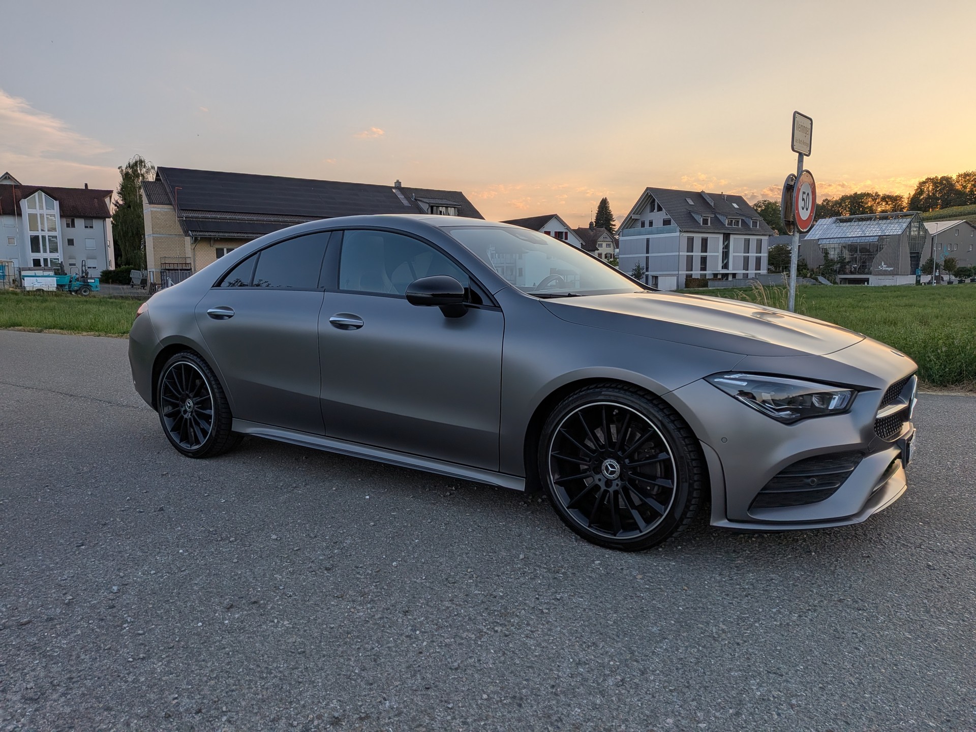 MERCEDES-BENZ CLA 200 AMG Line 7G-DCT-image-3