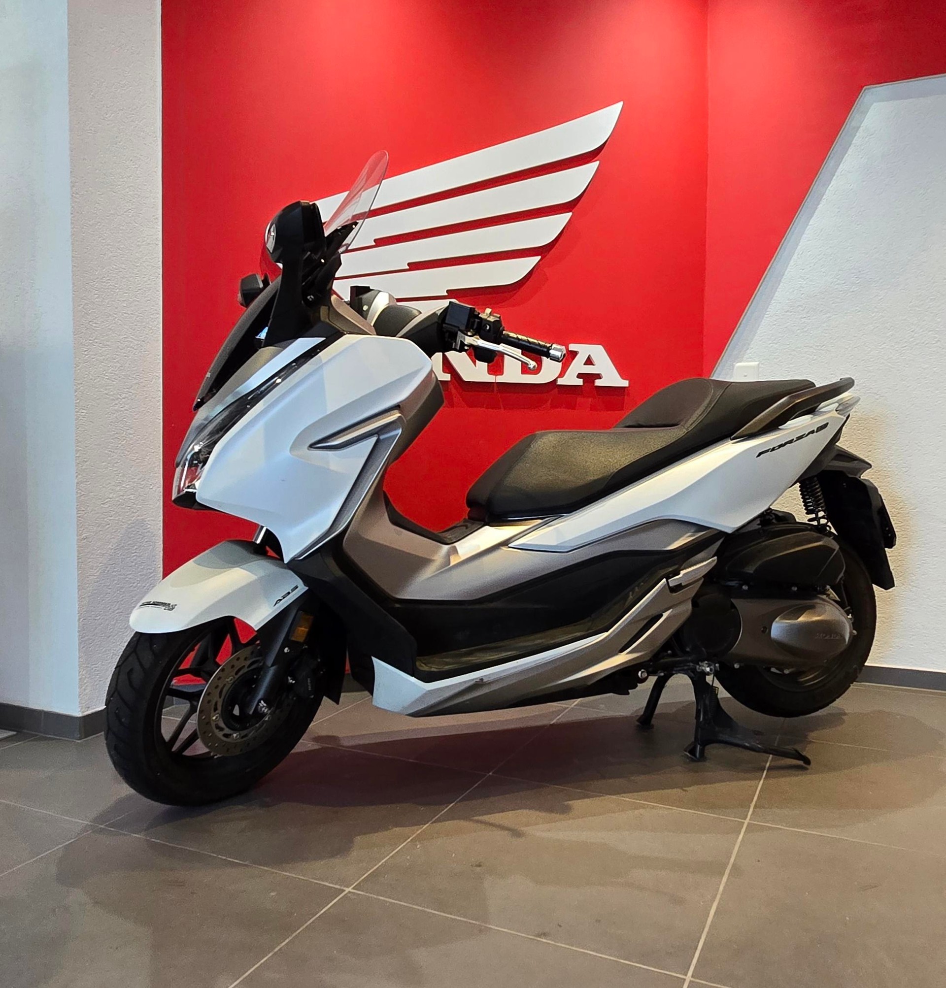 HONDA NSS 300 A ABS-image-1