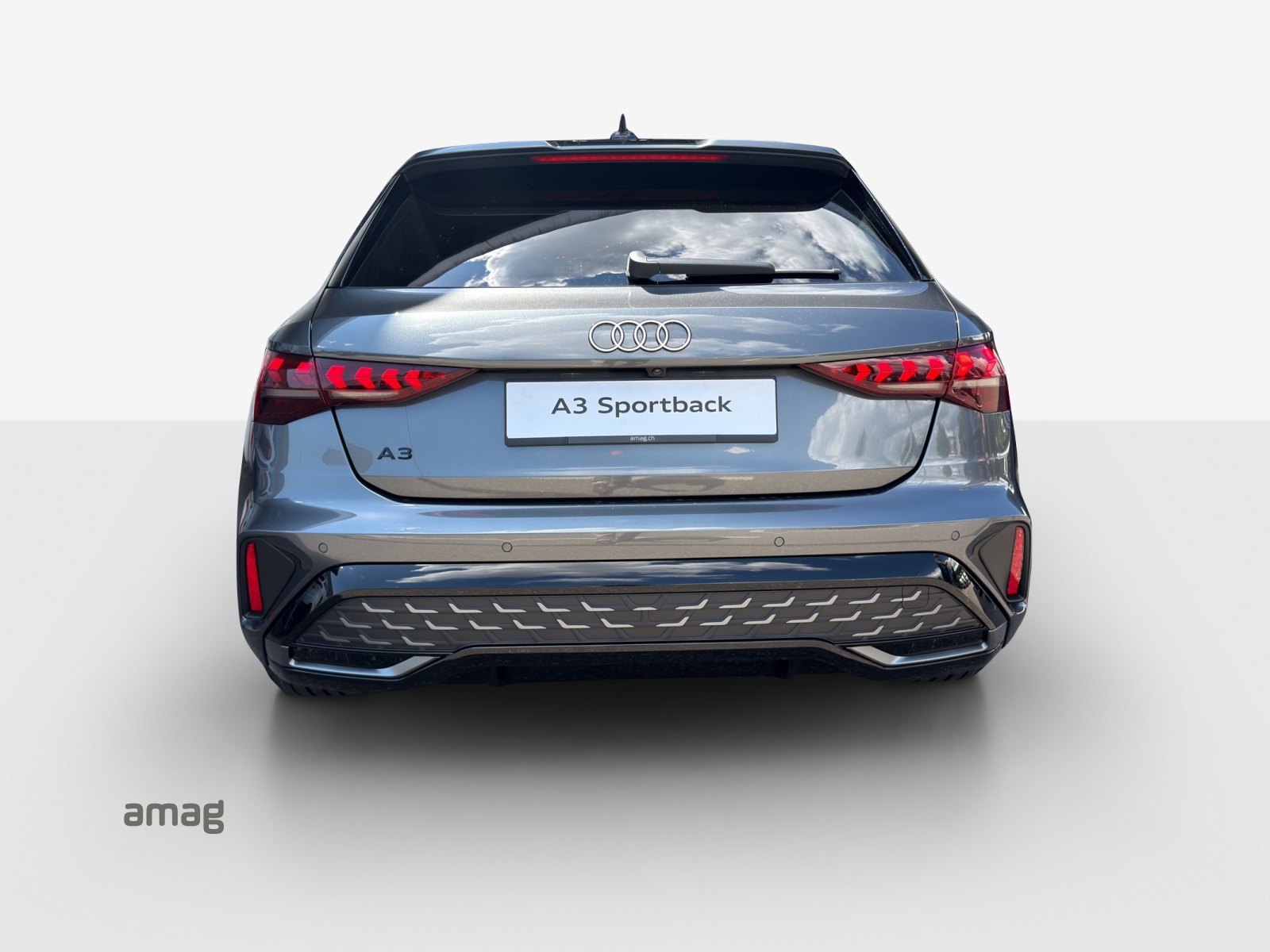 AUDI A3 Sportback TFSI 110 kW S line Attraction S tronic-image-3