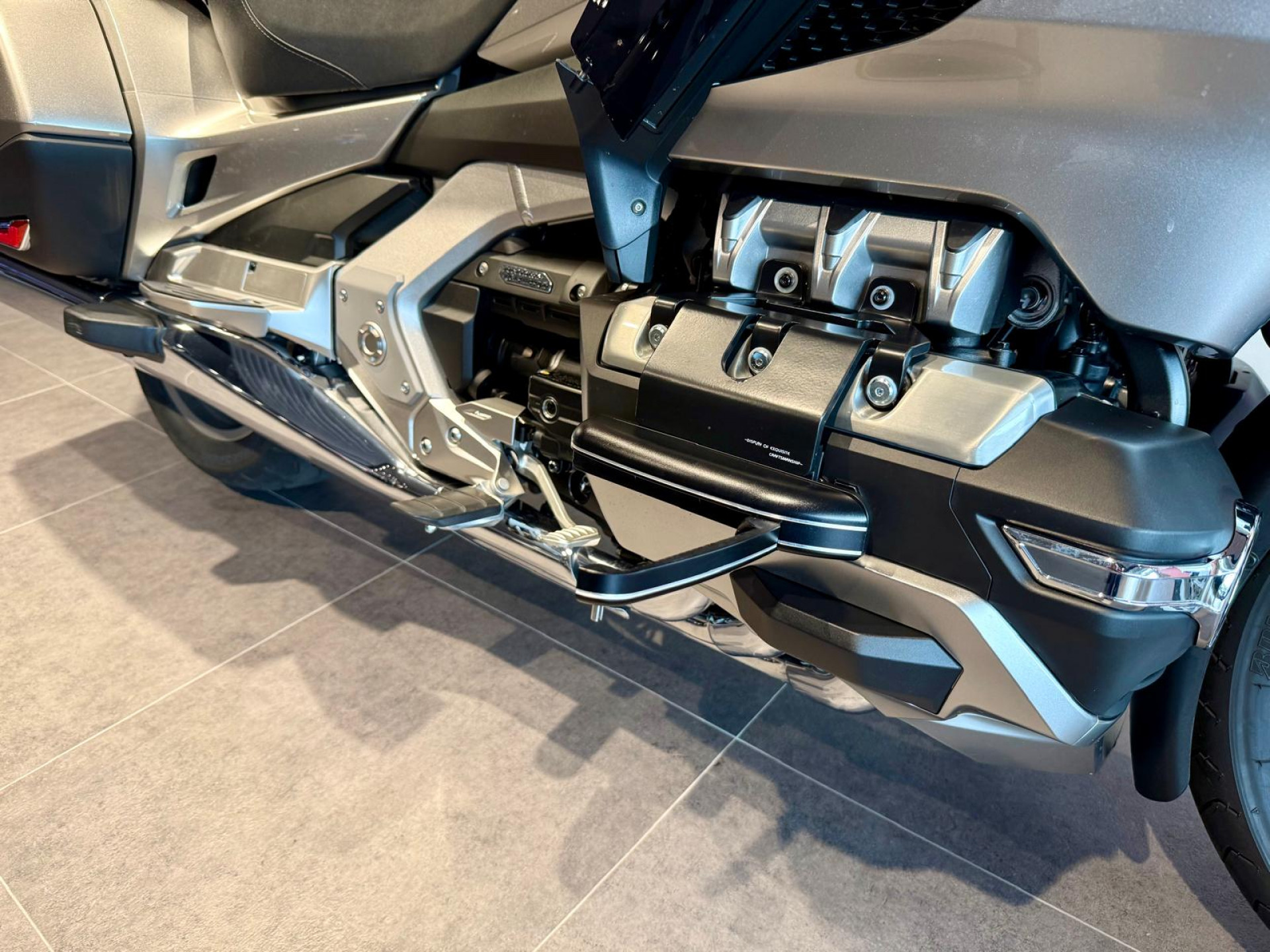 HONDA GL 1800 Gold Wing Tour DCT-image-6