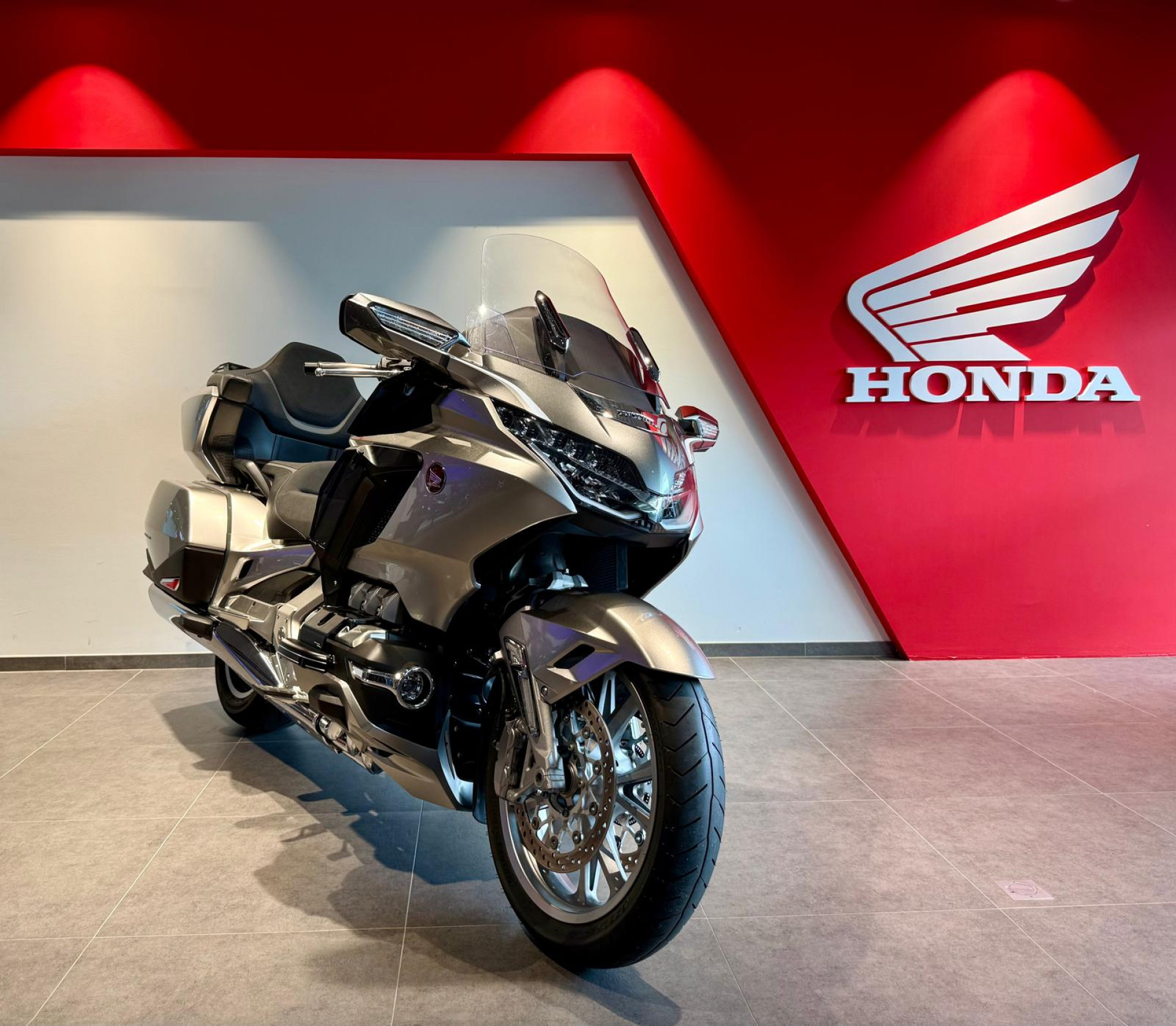 HONDA GL 1800 Gold Wing Tour DCT