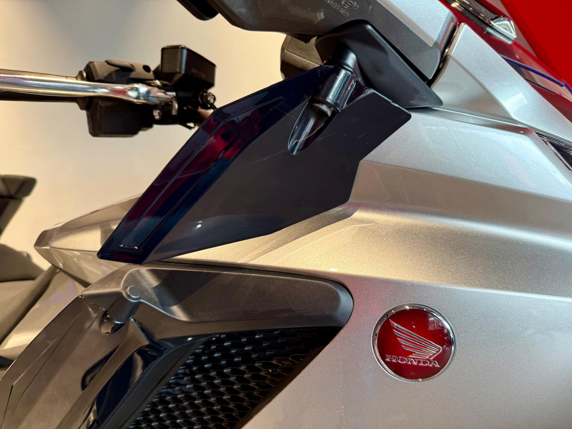 HONDA GL 1800 Gold Wing Tour DCT-image-7