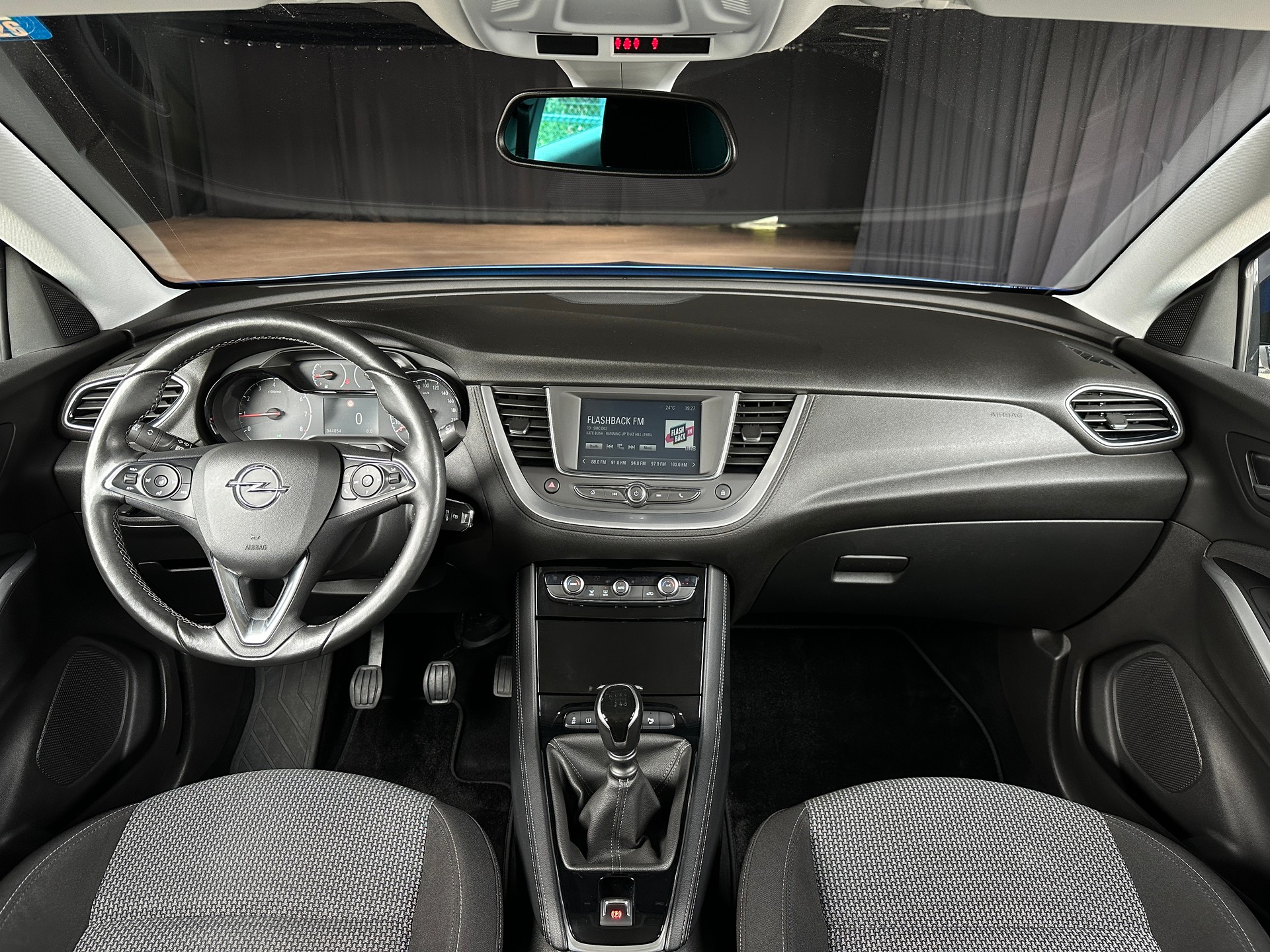 OPEL Grandland X 1.2i TP Excellence-image-13