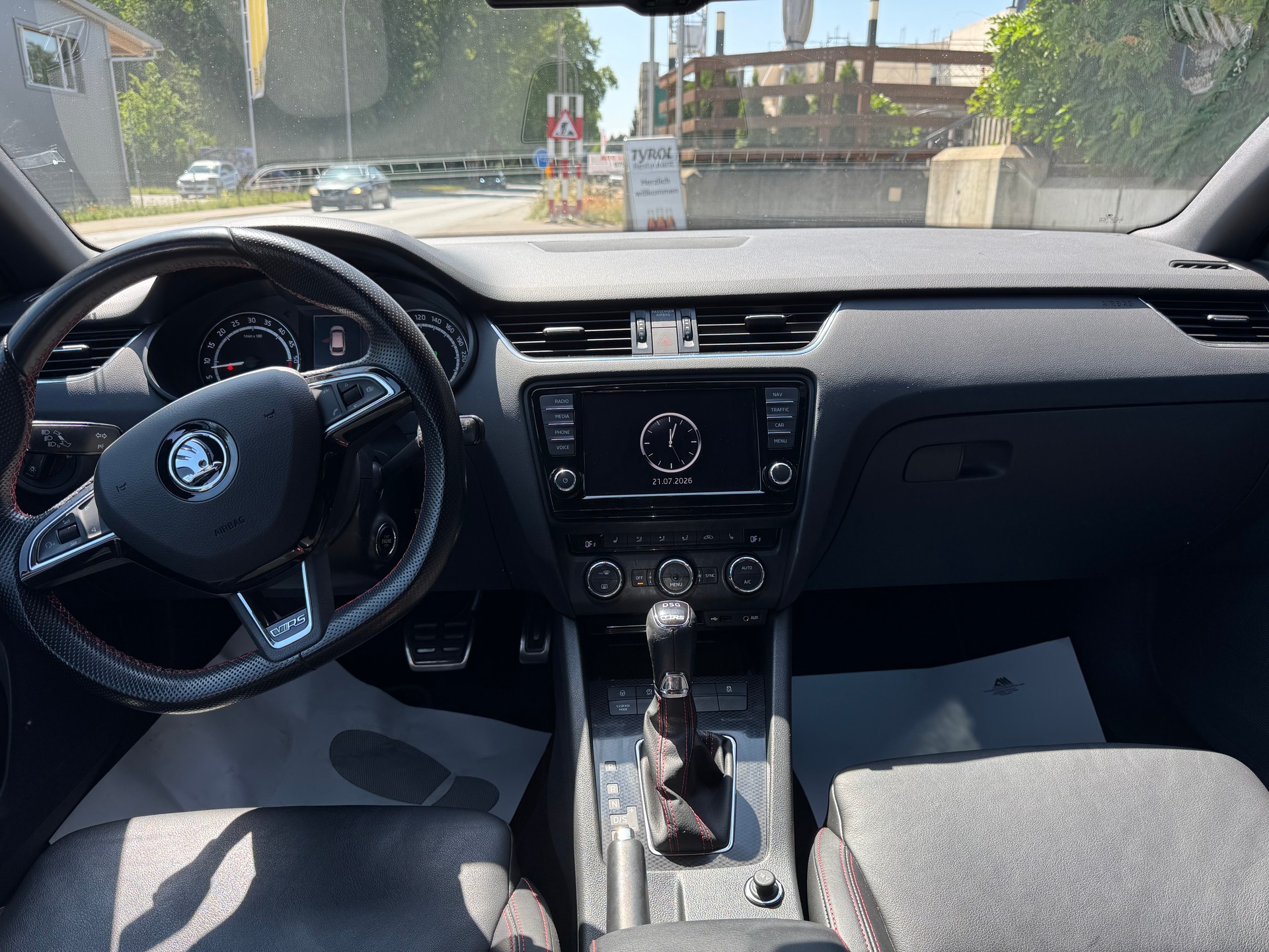 SKODA Octavia Combi 2.0 TDI RS 4x4 DSG-image-7