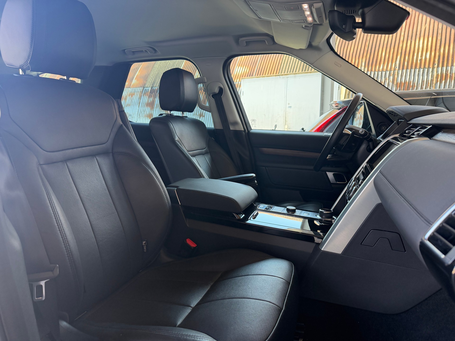 LAND ROVER Discovery 3.0 SDV6 HSE Automatic-image-3