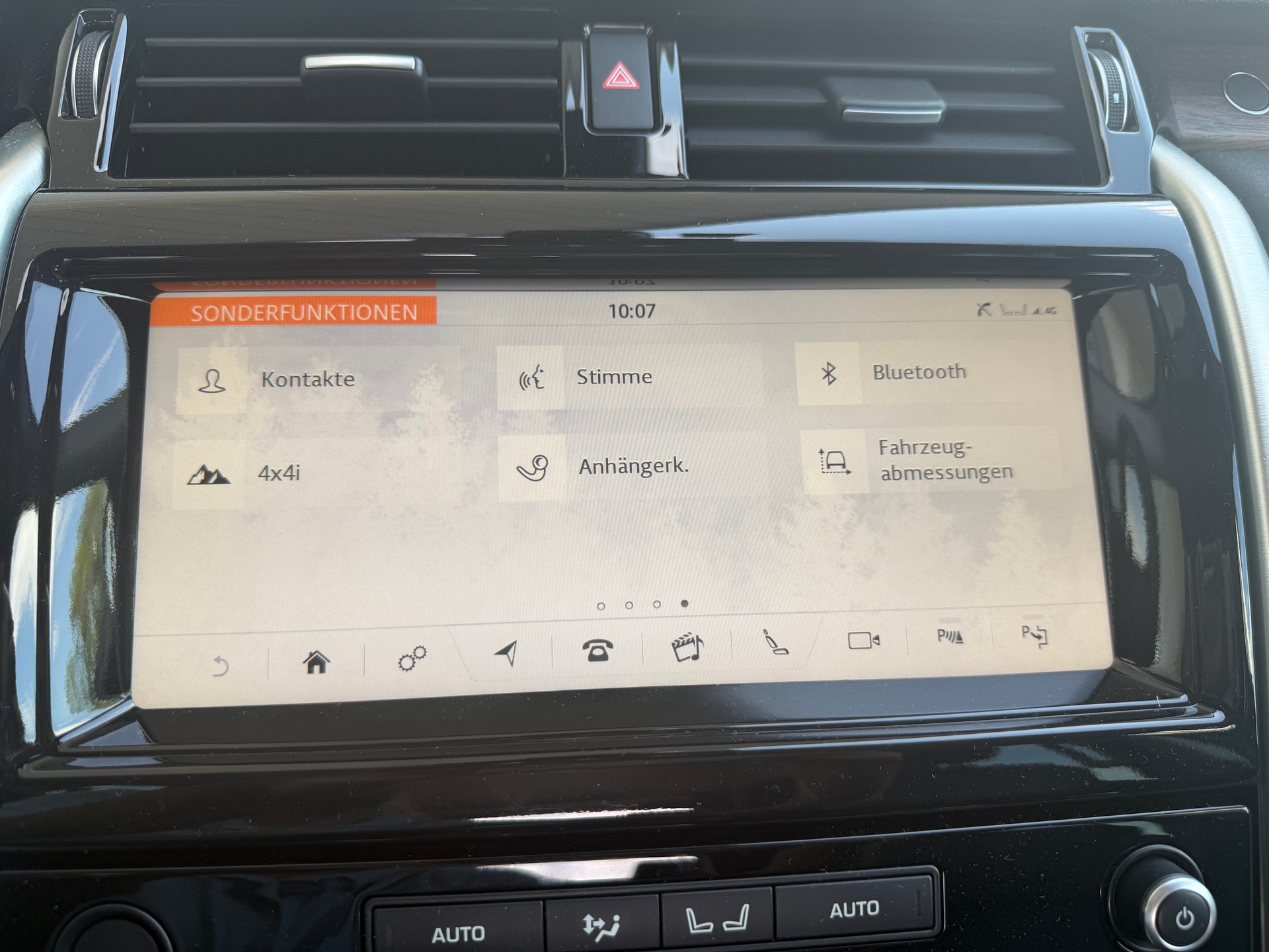 LAND ROVER Discovery 3.0 SDV6 HSE Automatic-image-16