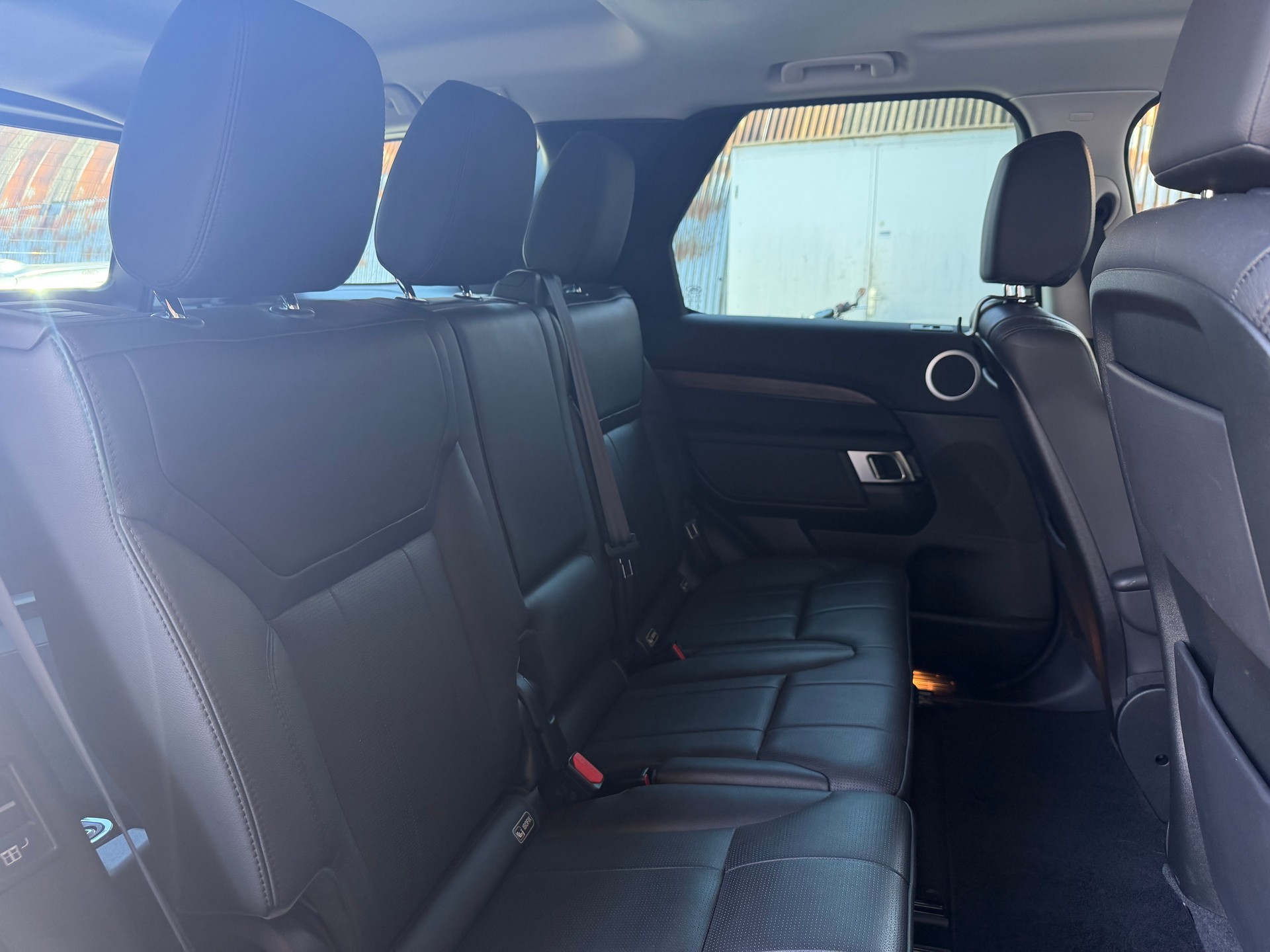 LAND ROVER Discovery 3.0 SDV6 HSE Automatic-image-5