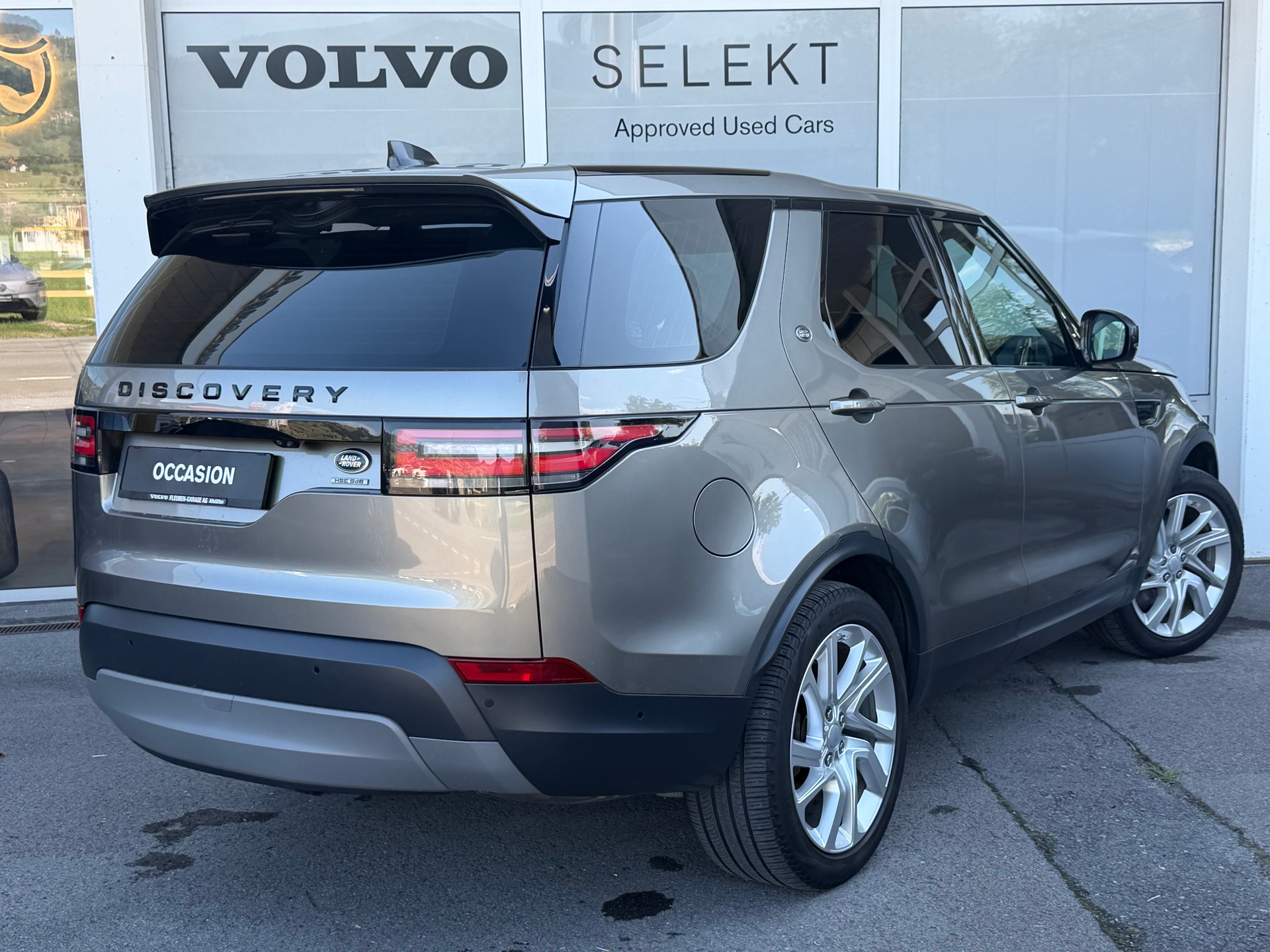 LAND ROVER Discovery 3.0 SDV6 HSE Automatic-image-1