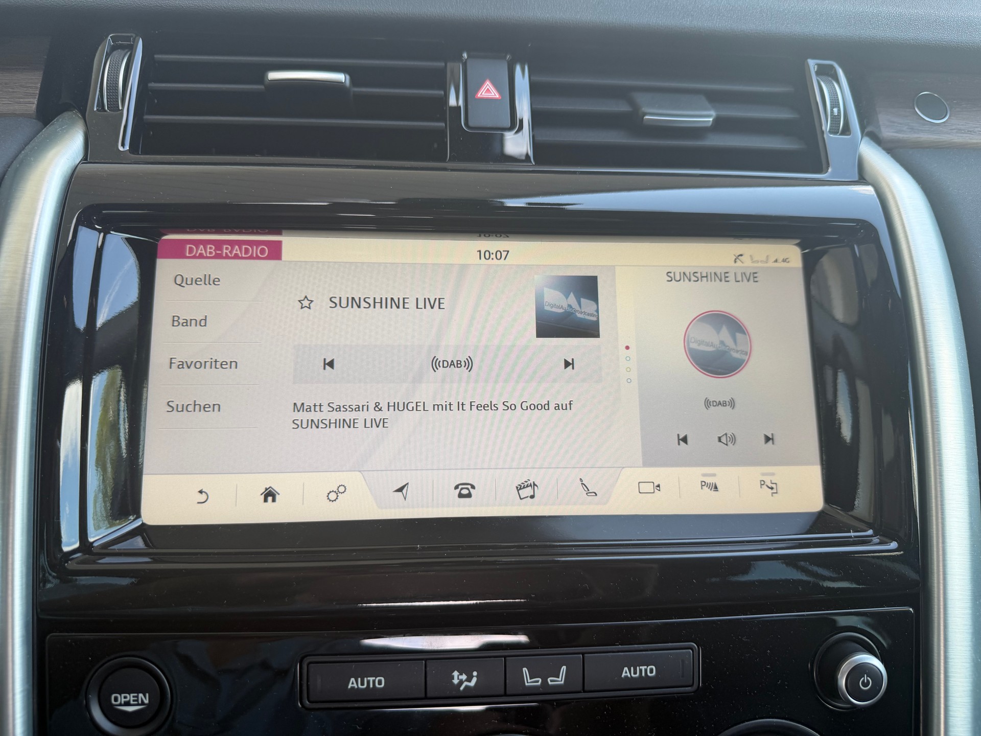 LAND ROVER Discovery 3.0 SDV6 HSE Automatic-image-18