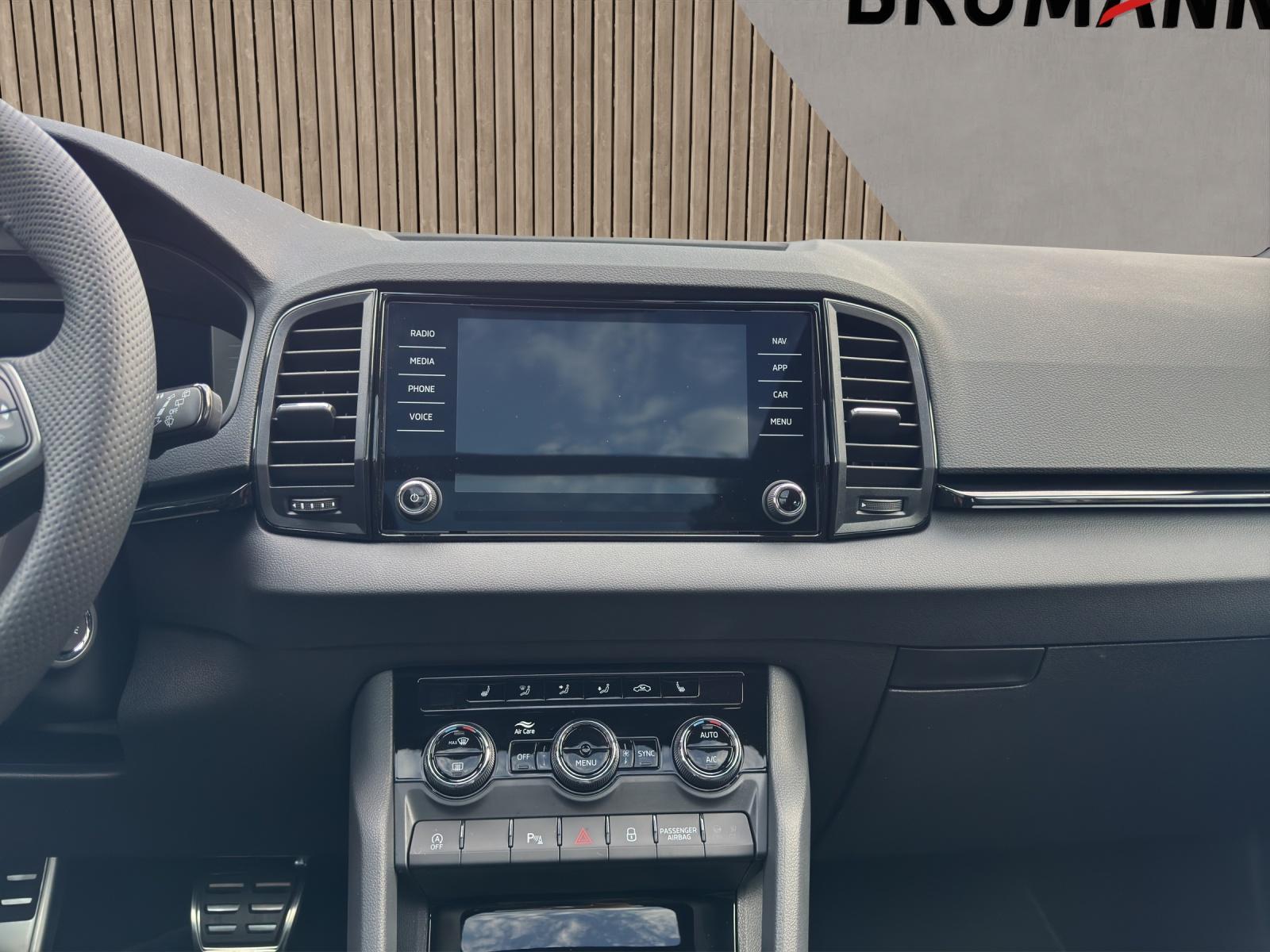 SKODA Karoq SportLine 2.0 TSI 4x4-image-12