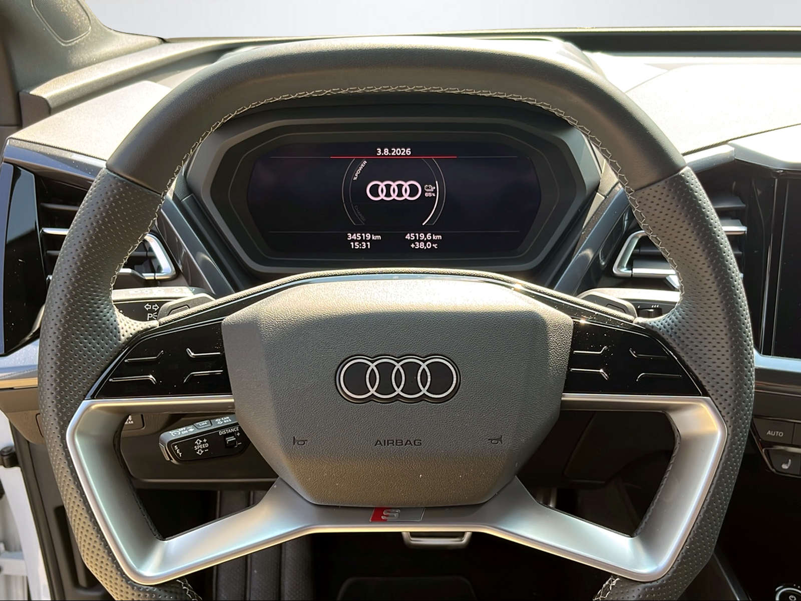 AUDI Q4 e-tron 45 Attraction quattro-image-11
