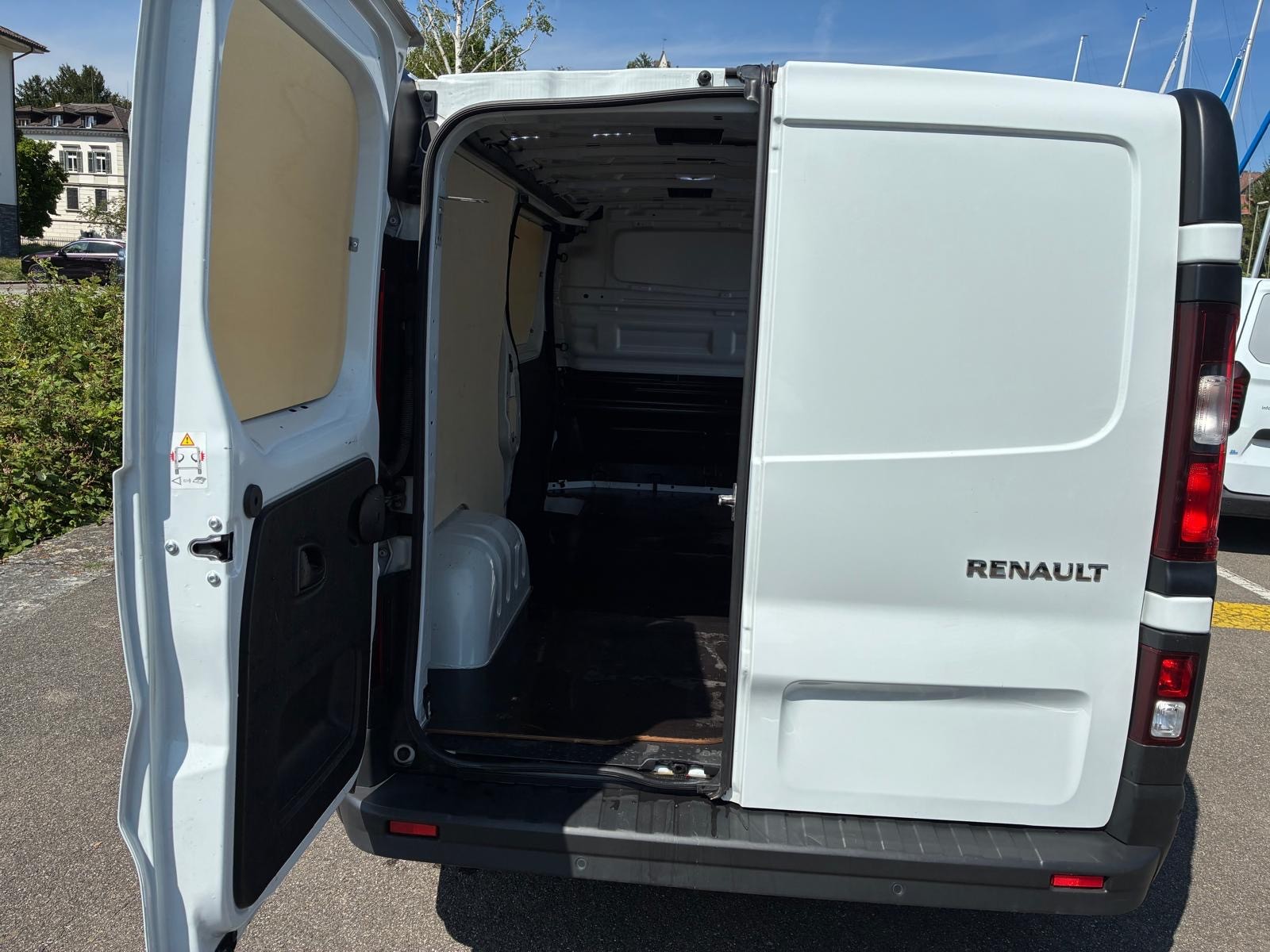 RENAULT Trafic 2.0 Blue dCi110 Advance L2H1 EN-image-4