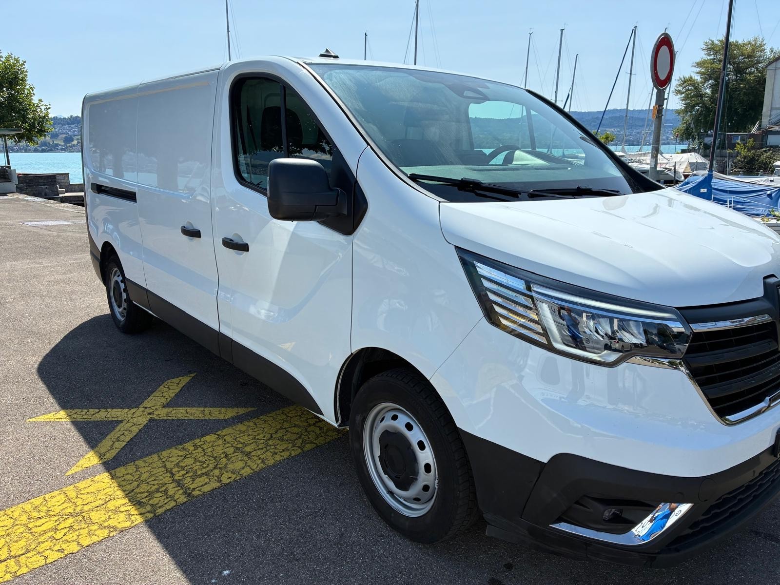 RENAULT Trafic 2.0 Blue dCi110 Advance L2H1 EN-image-1