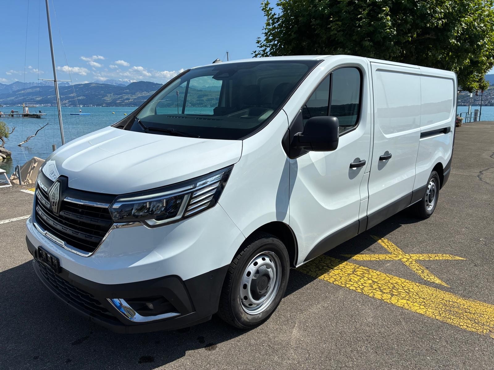 RENAULT Trafic 2.0 Blue dCi110 Advance L2H1 EN-image-0