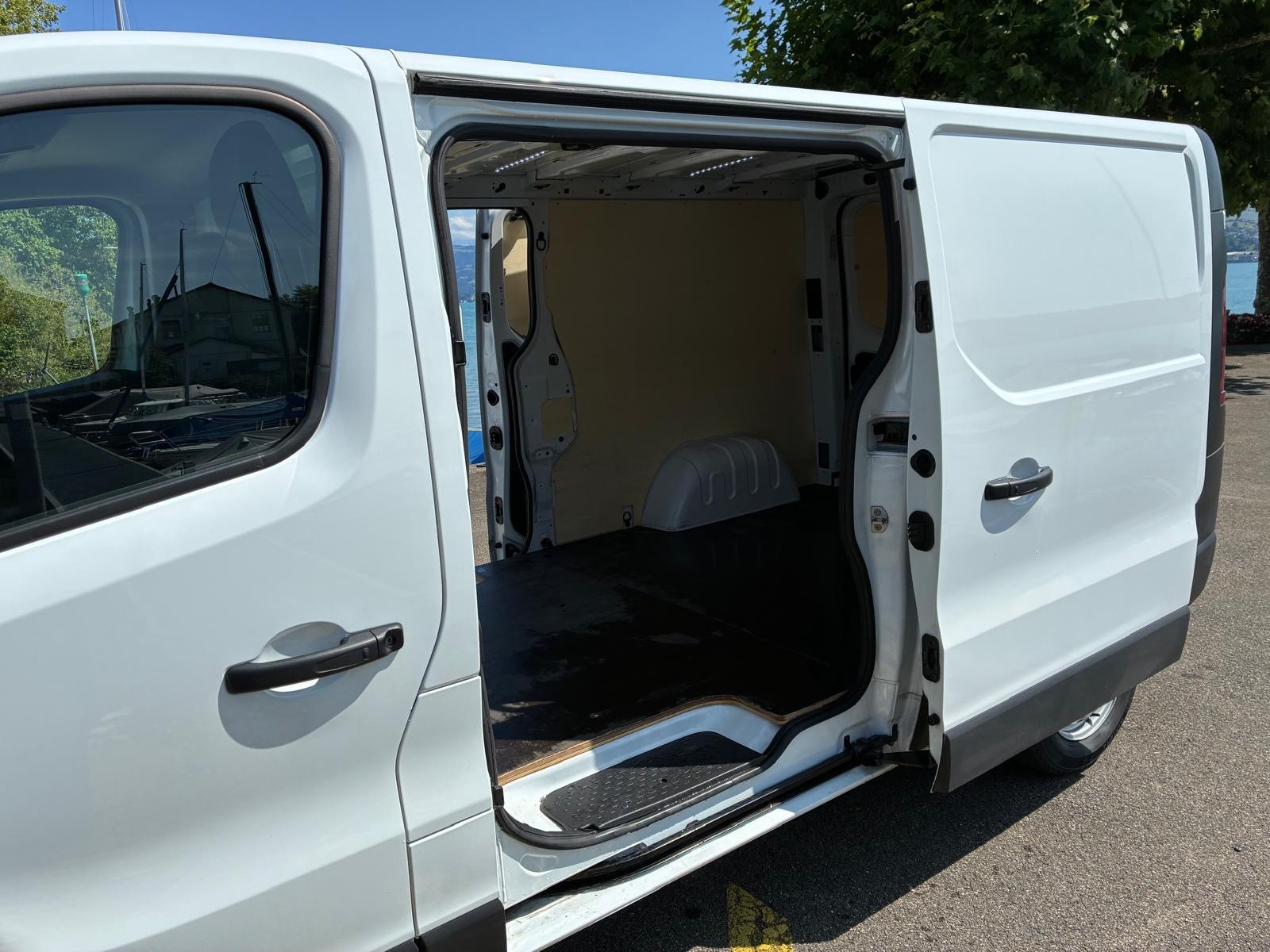 RENAULT Trafic 2.0 Blue dCi110 Advance L2H1 EN-image-8