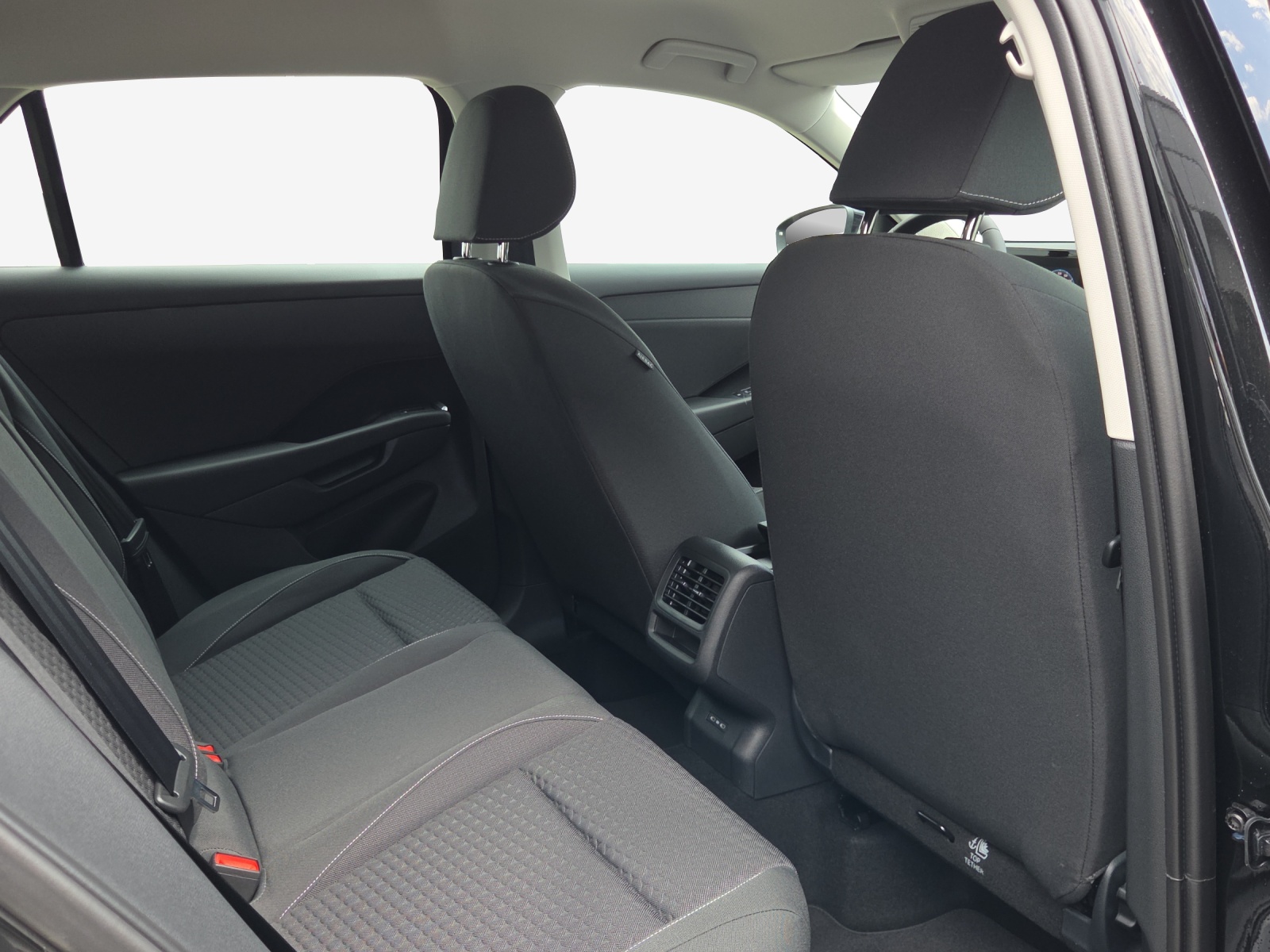 VW T-Roc 1.5 eTSI mHEV Trend DSG-image-15