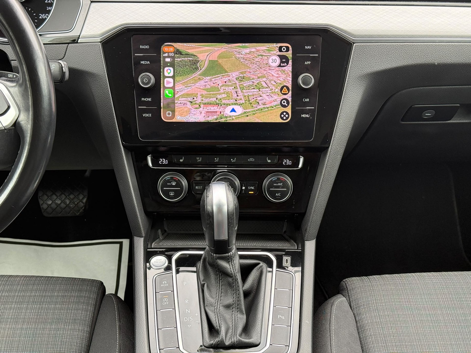 VW Passat 2.0 TDI BMT Business DSG-image-10
