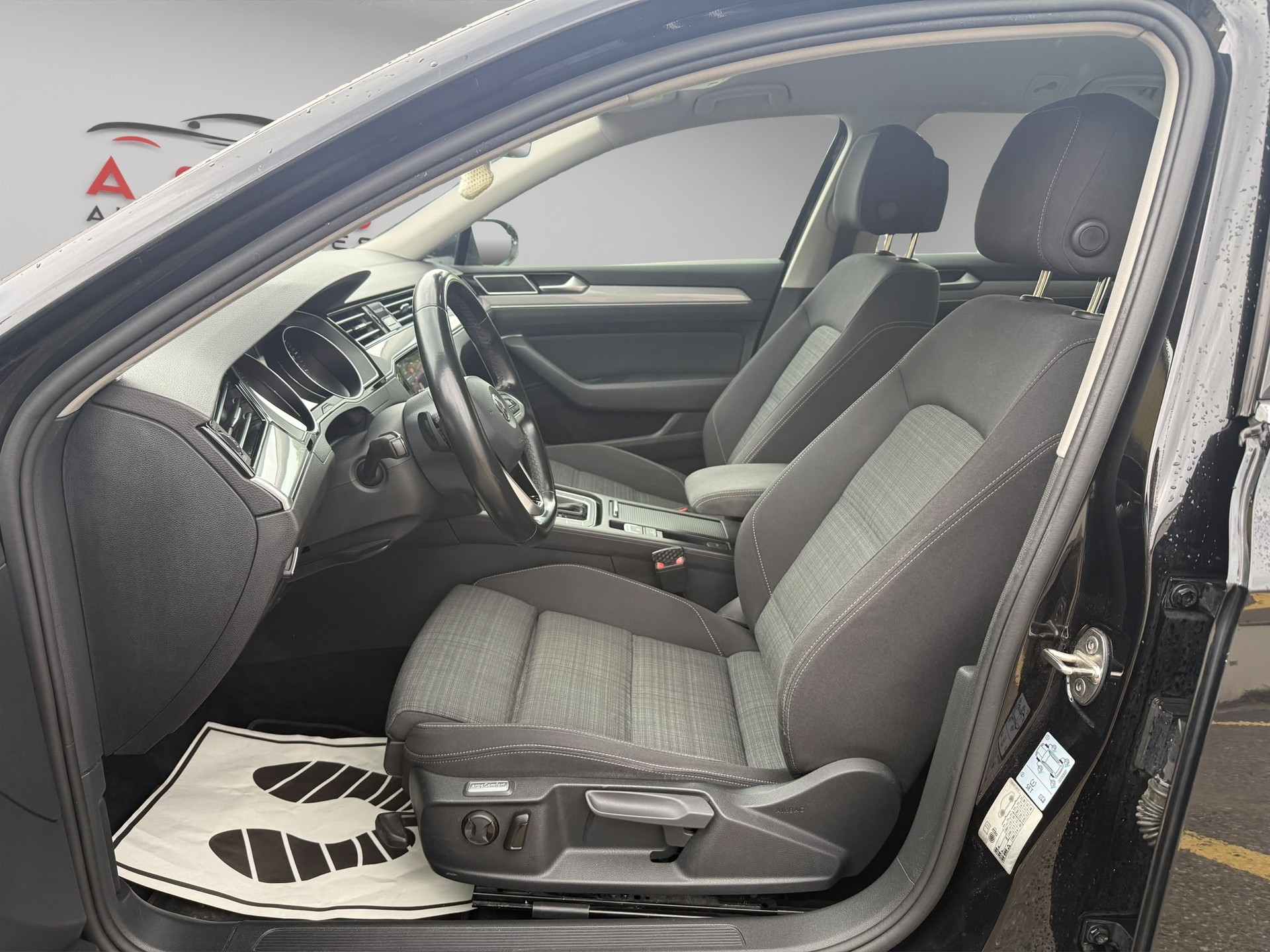 VW Passat 2.0 TDI BMT Business DSG-image-11