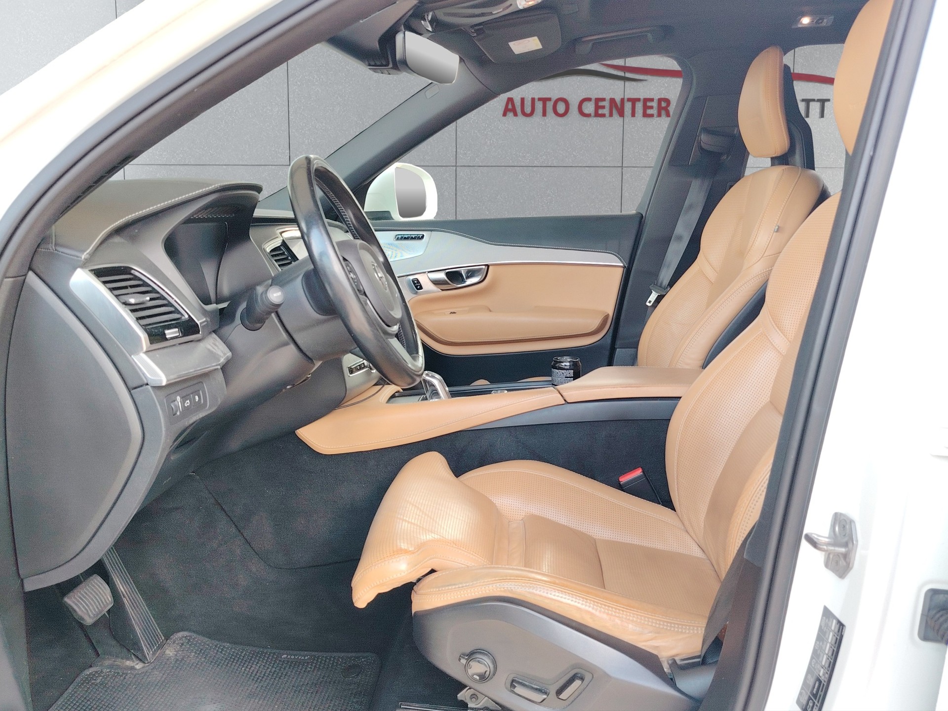 VOLVO XC90 T8 AWD Momentum Geartronic Twin Engine-image-8