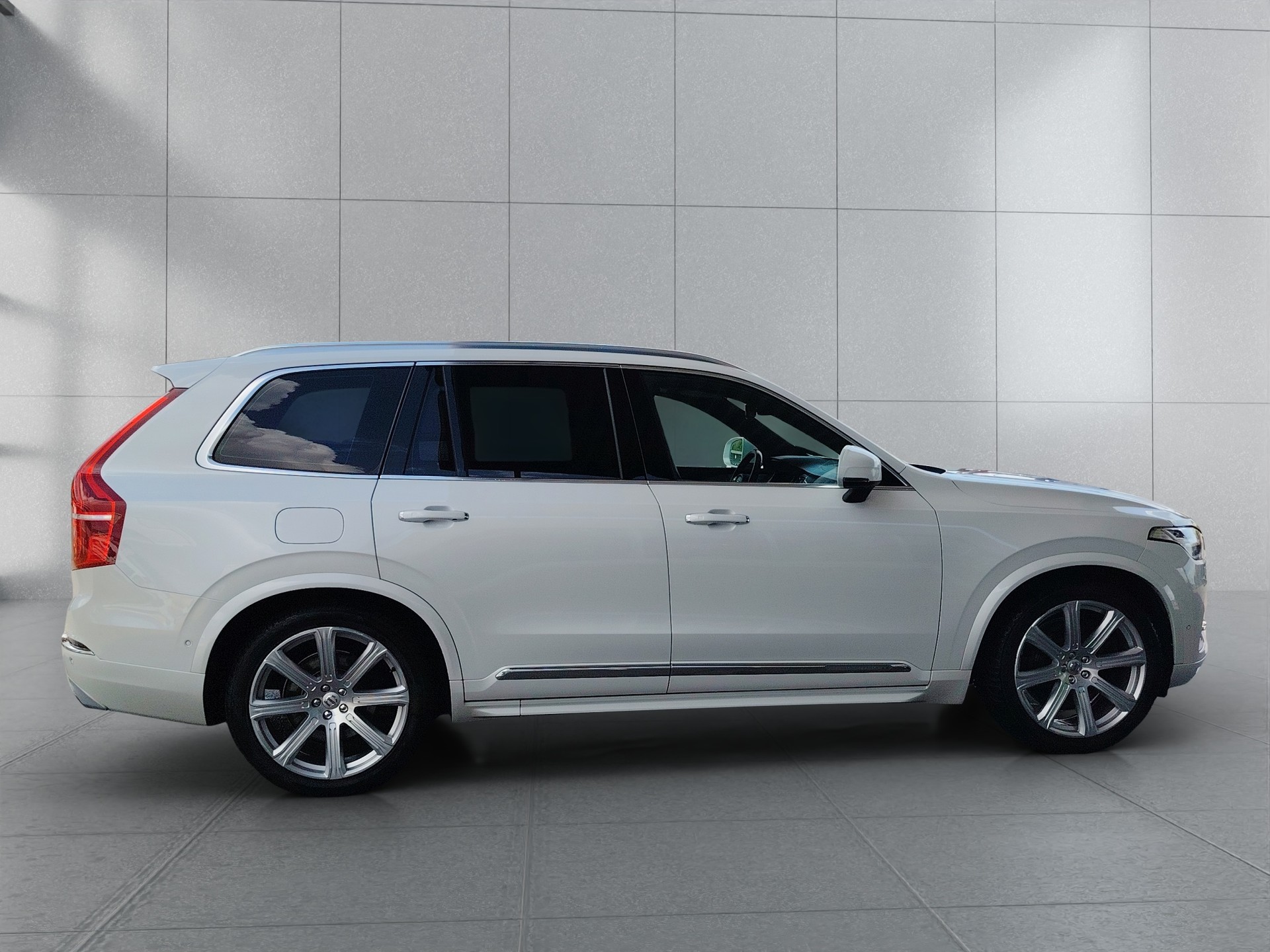 VOLVO XC90 T8 AWD Momentum Geartronic Twin Engine-image-6