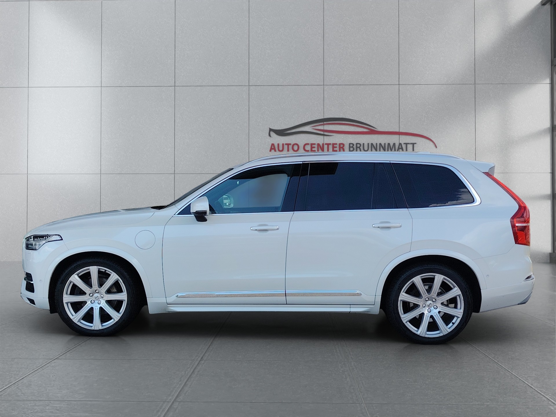 VOLVO XC90 T8 AWD Momentum Geartronic Twin Engine-image-3