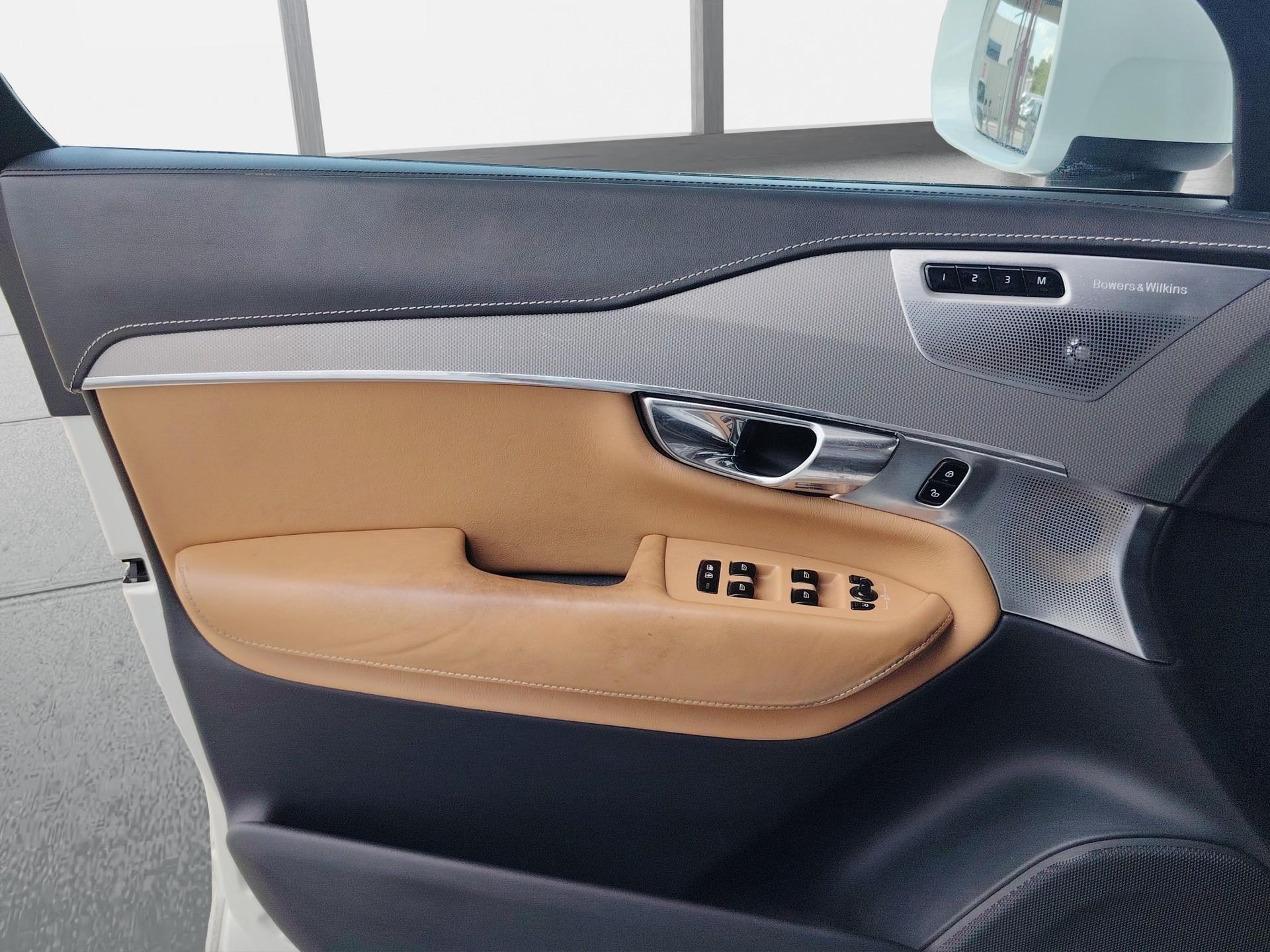 VOLVO XC90 T8 AWD Momentum Geartronic Twin Engine-image-13