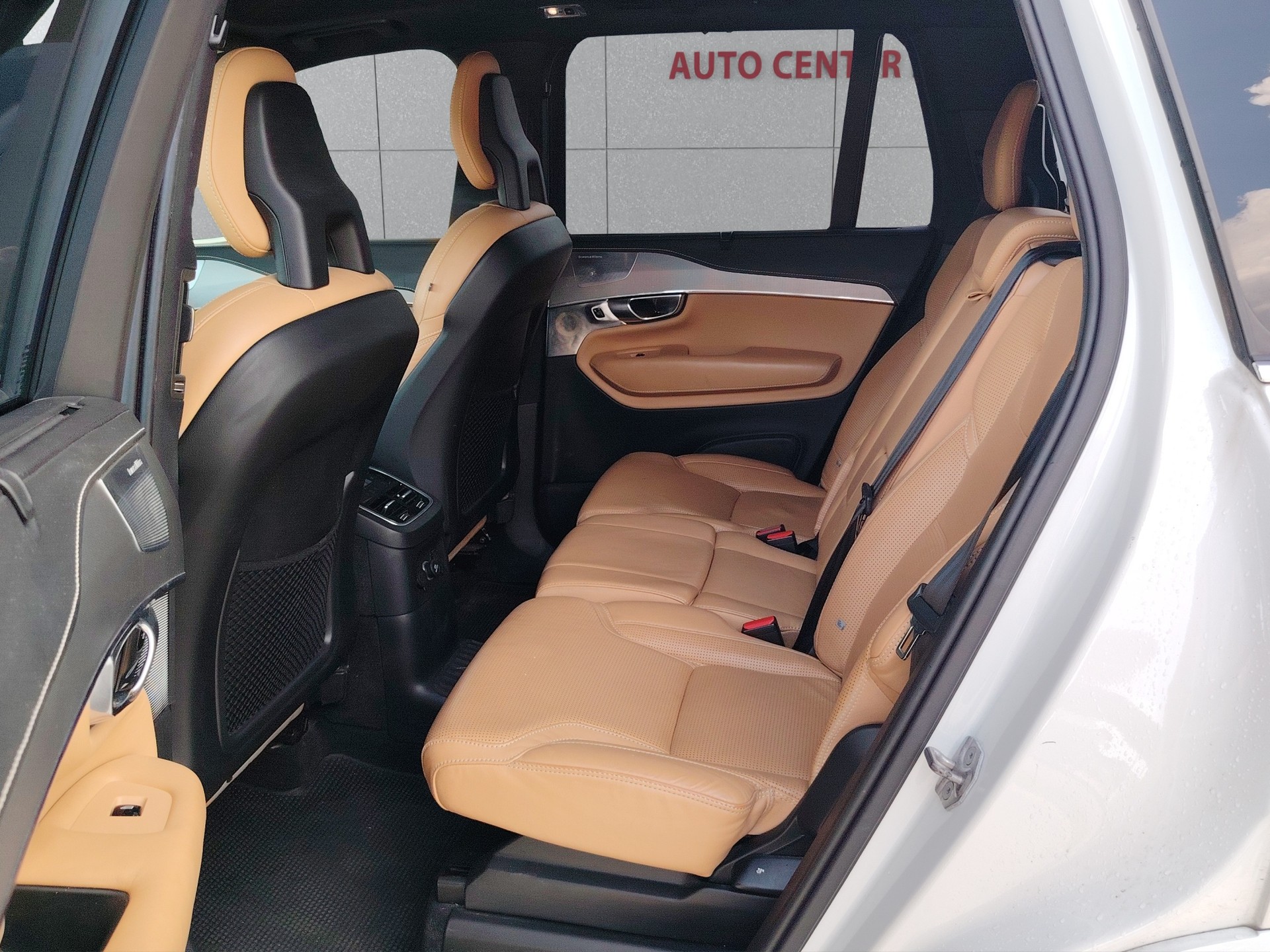VOLVO XC90 T8 AWD Momentum Geartronic Twin Engine-image-10