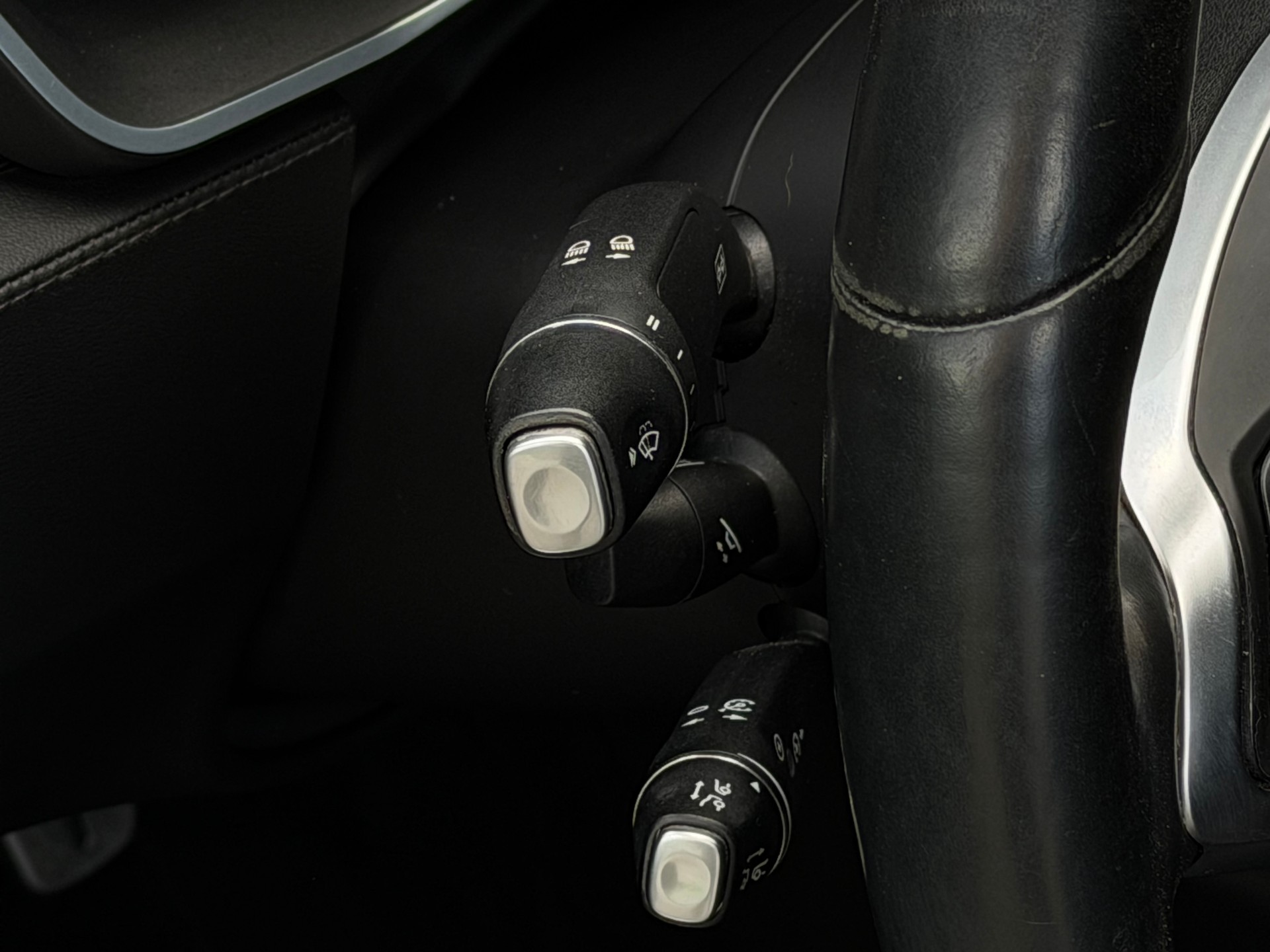 TESLA Model S 85 D Performance-image-9