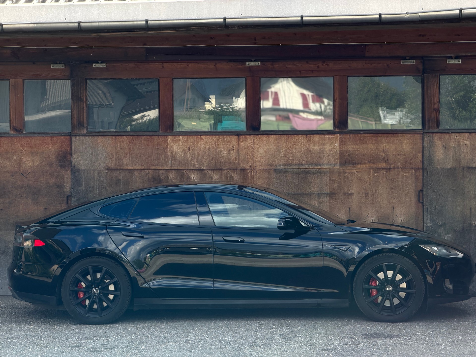 TESLA Model S 85 D Performance-image-3