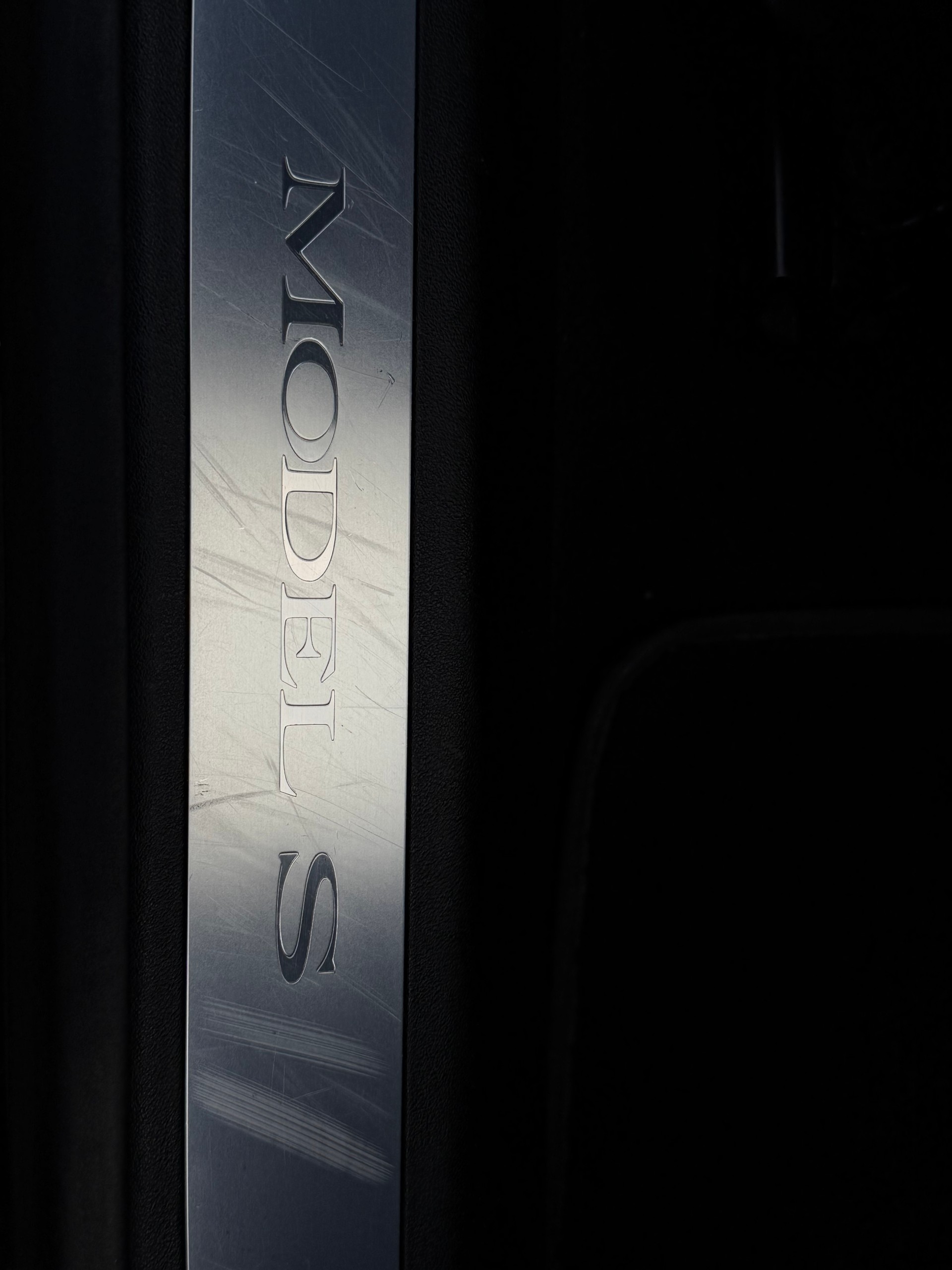 TESLA Model S 85 D Performance-image-22