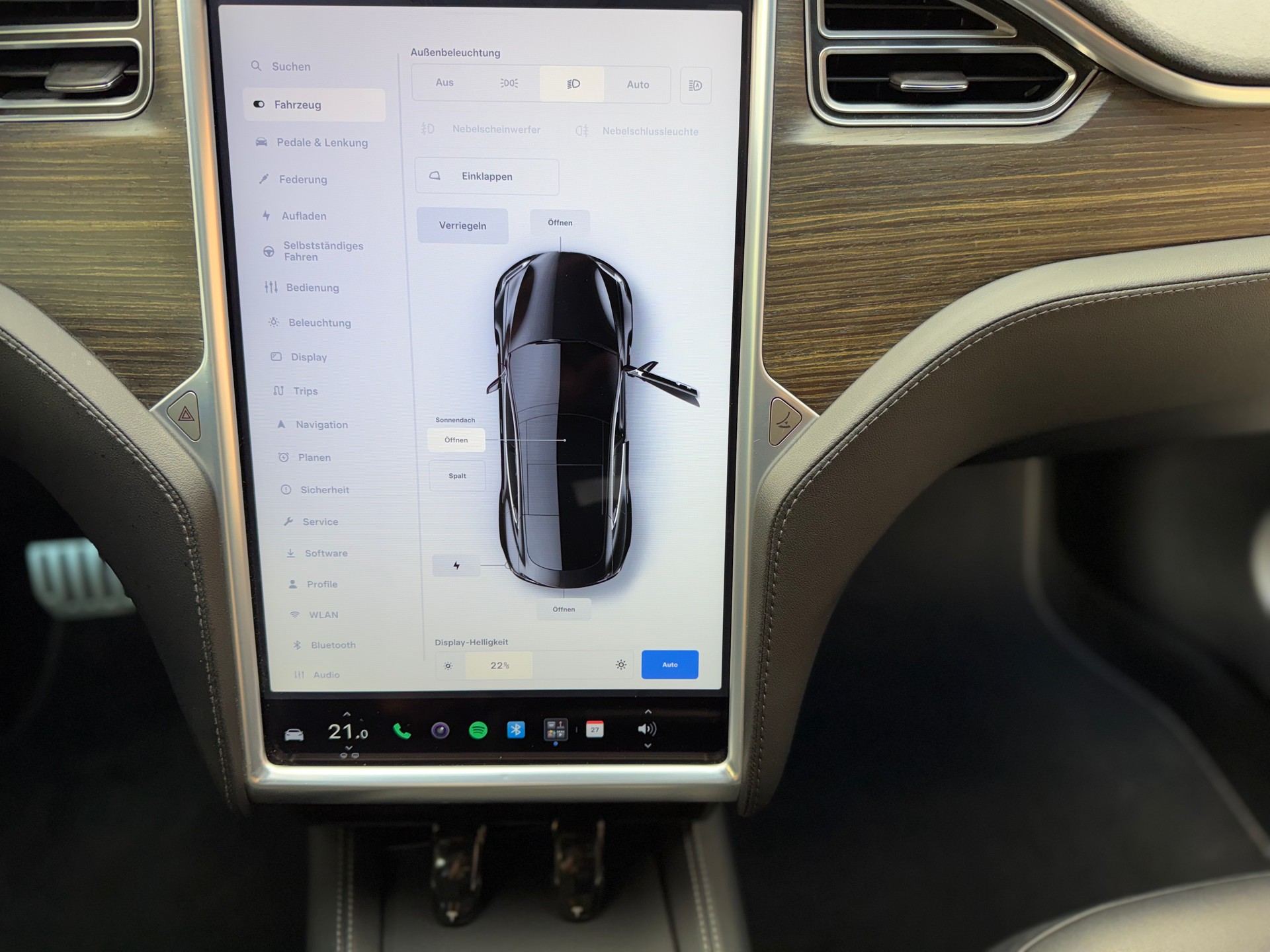 TESLA Model S 85 D Performance-image-18