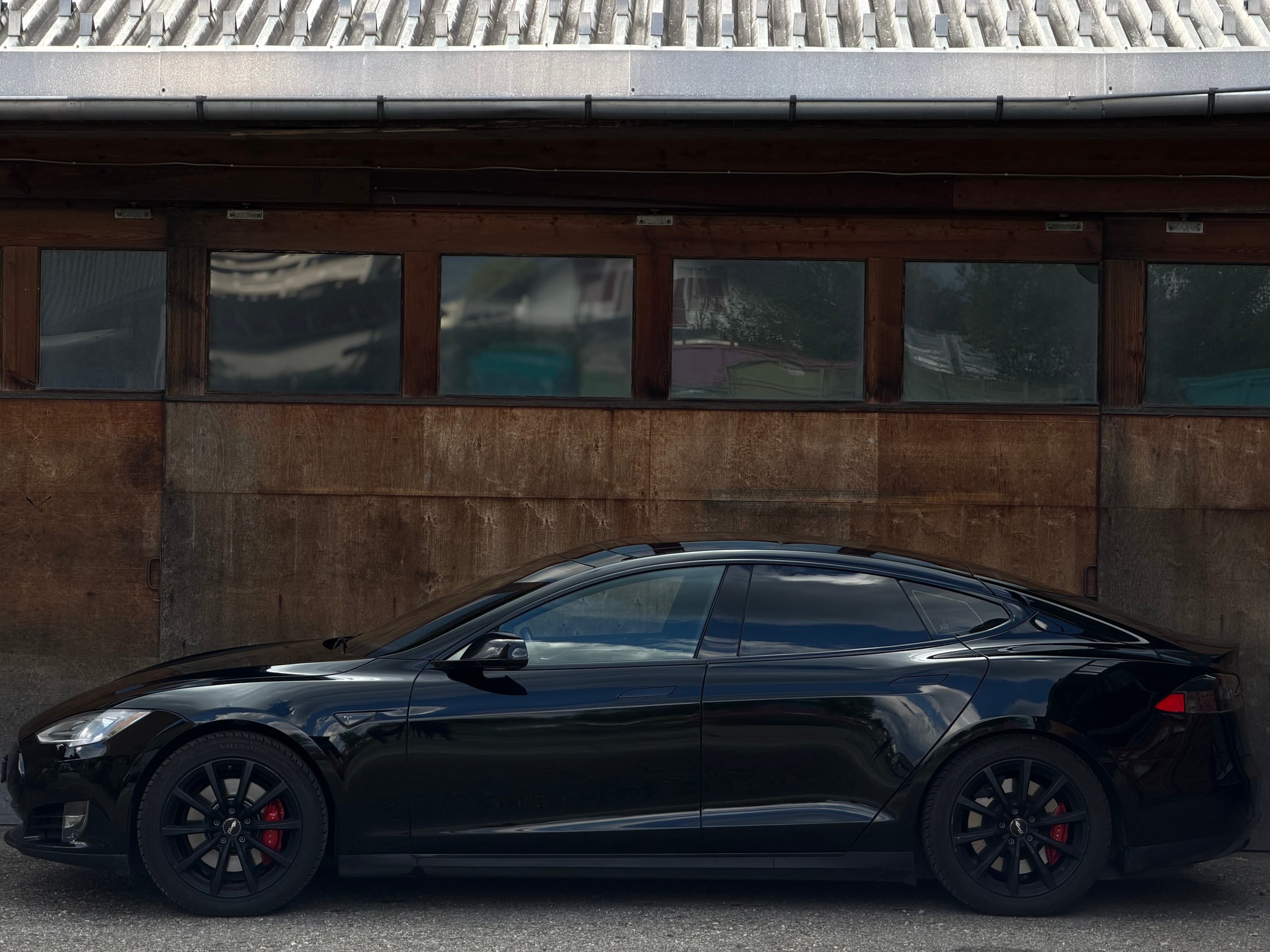TESLA Model S 85 D Performance-image-7