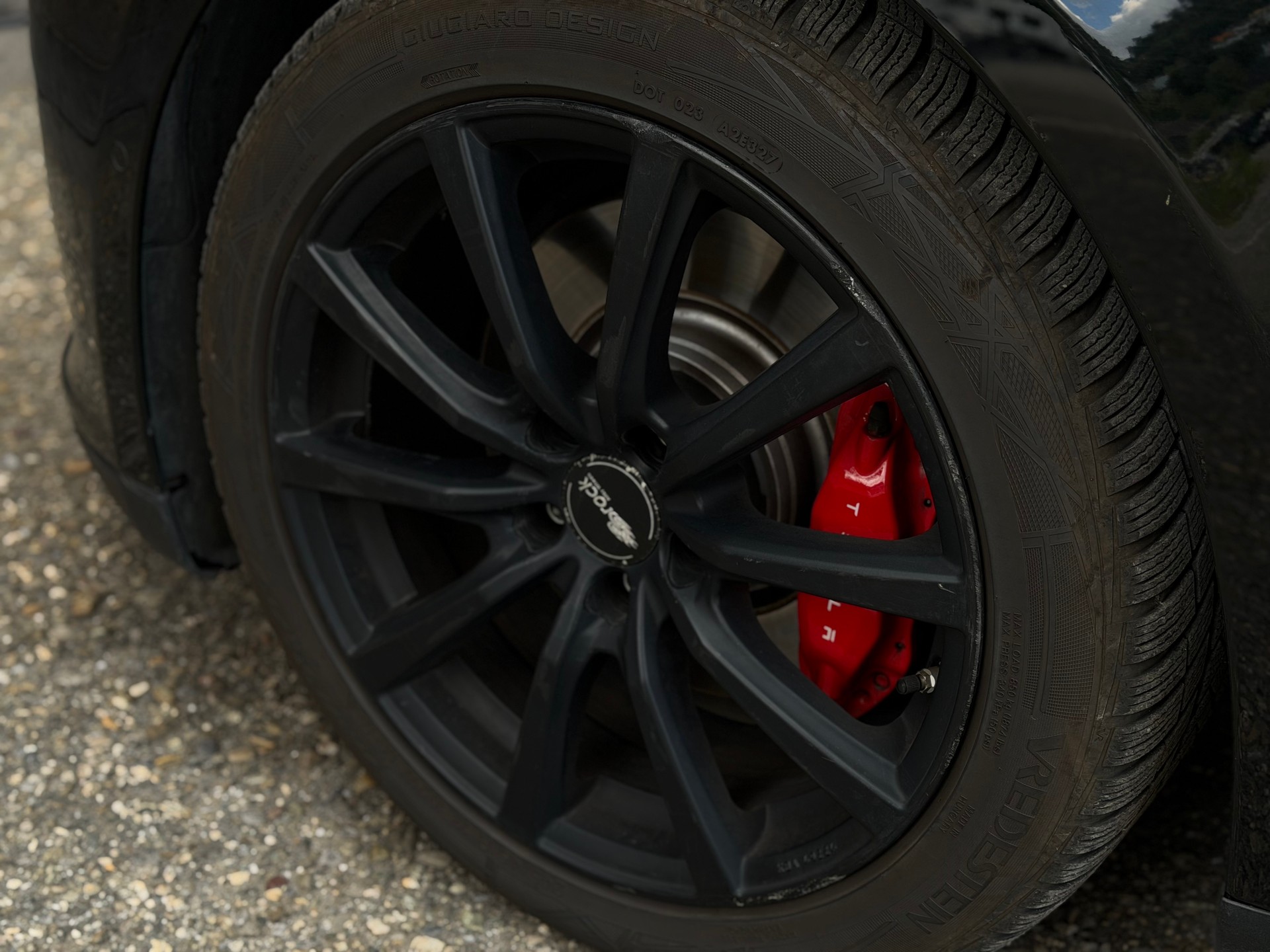 TESLA Model S 85 D Performance-image-27