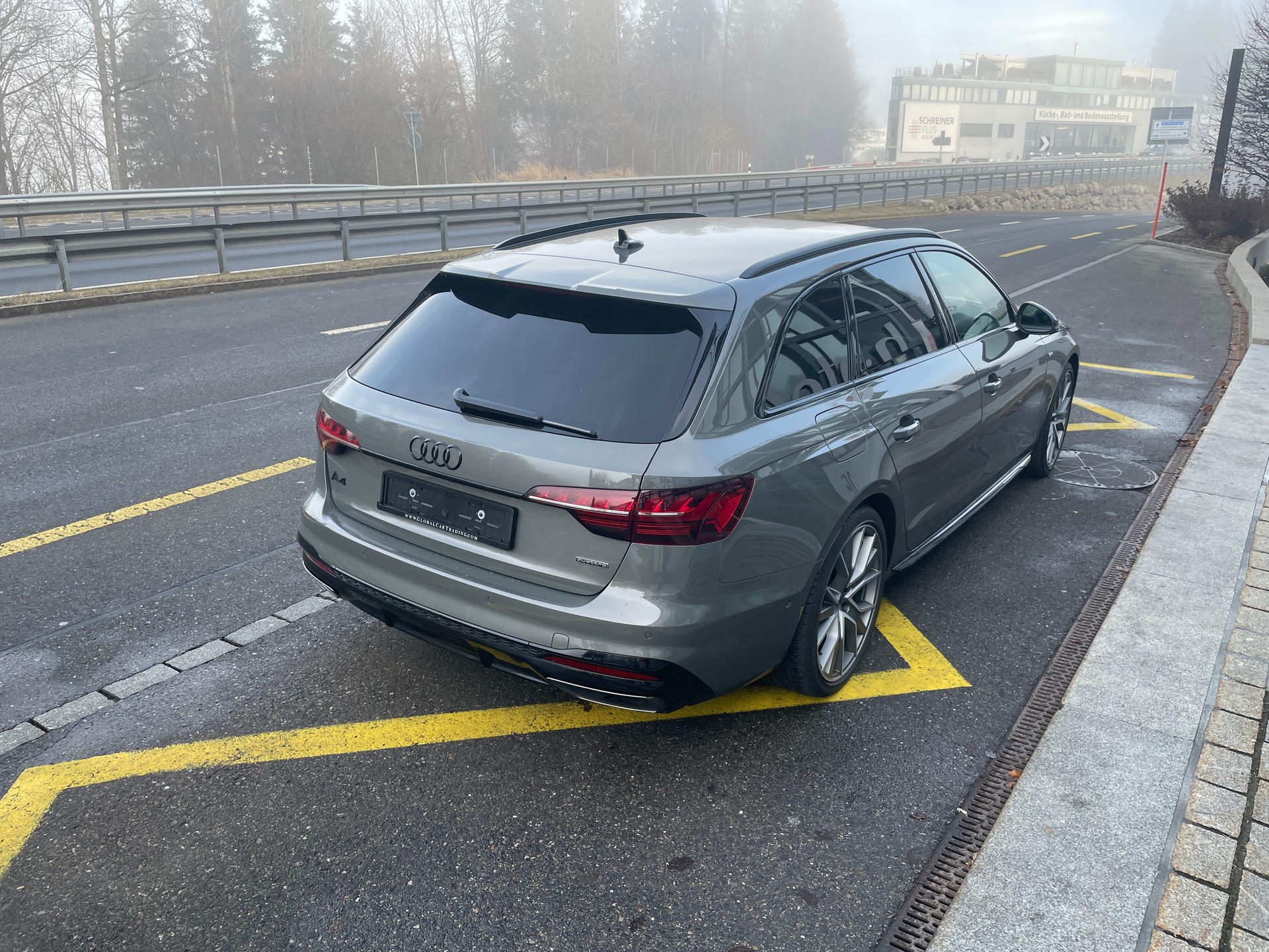 AUDI A4 Avant 45 TFSI S line S-tronic quattro Competition Edition Plus-image-4