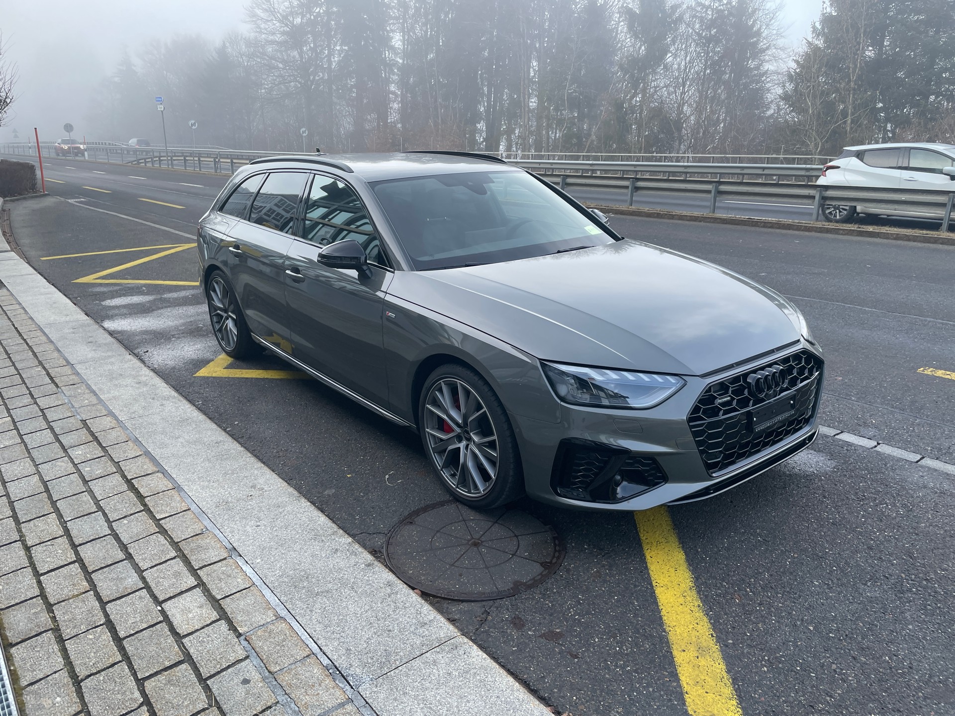 AUDI A4 Avant 45 TFSI S line S-tronic quattro Competition Edition Plus-image-2